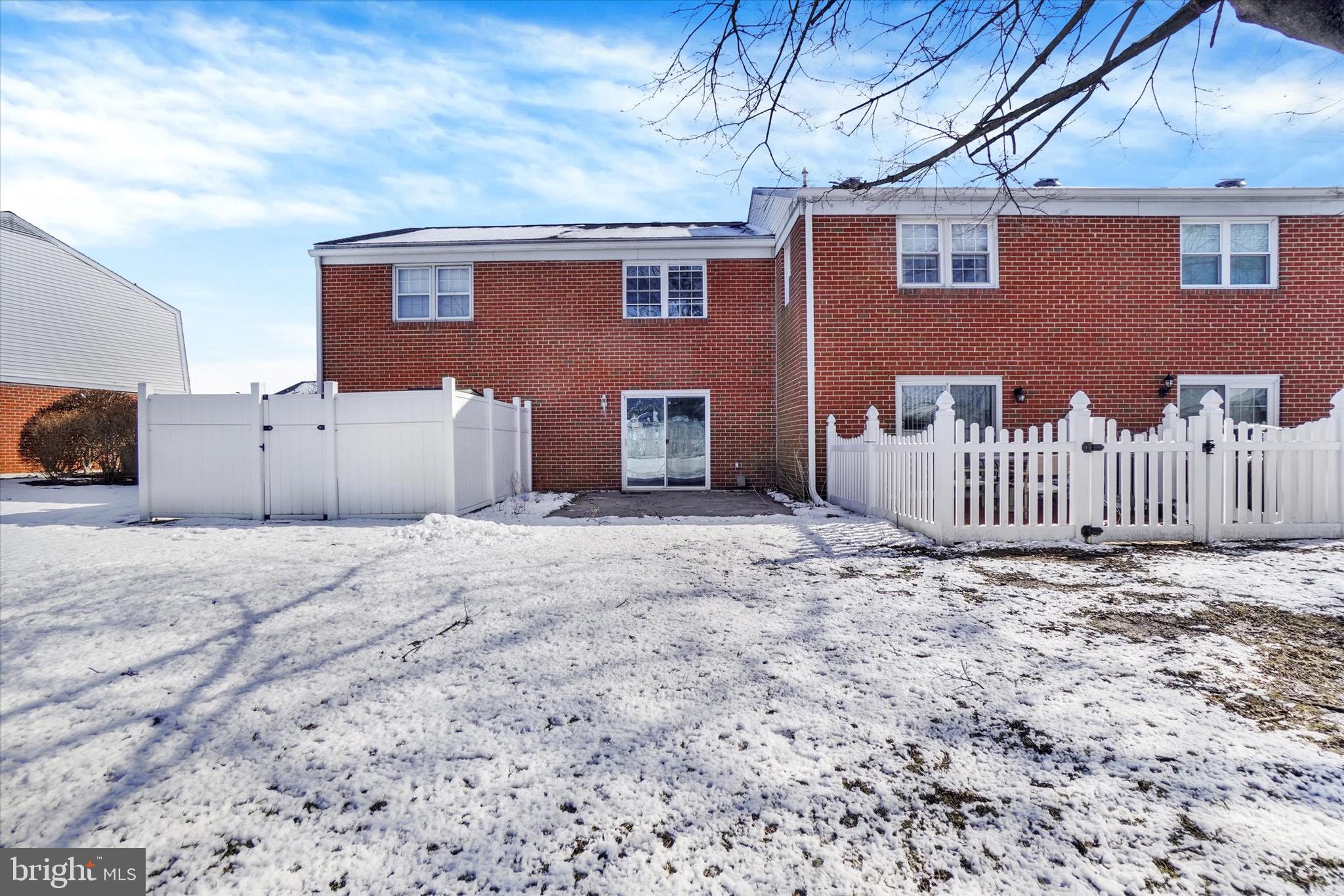 COLONY PARK CONDOS - Residential