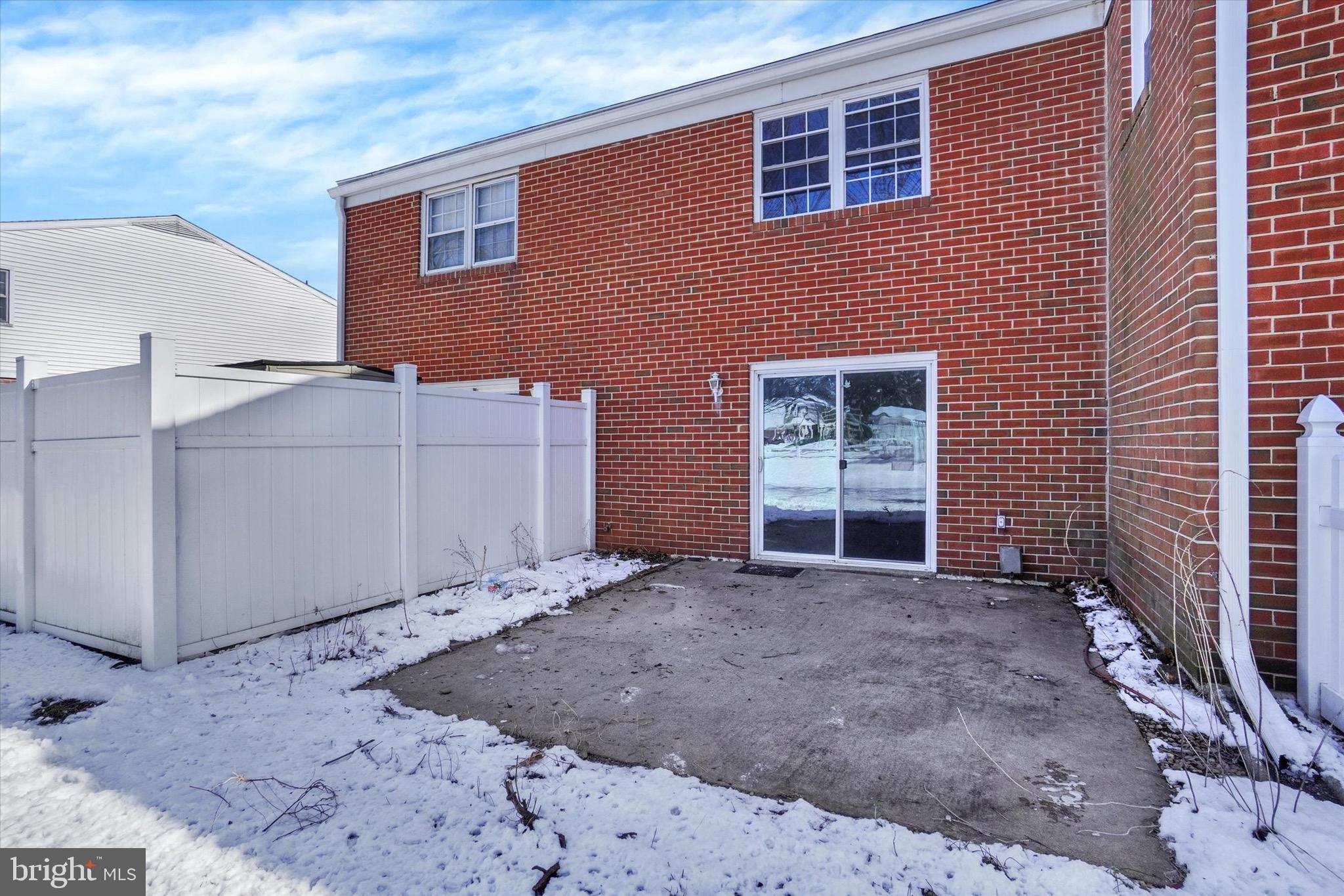 COLONY PARK CONDOS - Residential