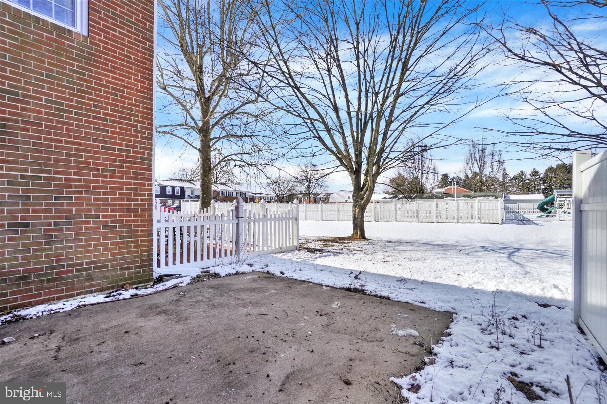 COLONY PARK CONDOS - Residential