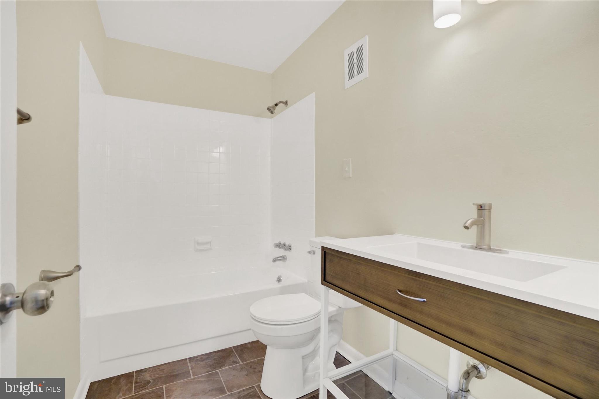 COLONY PARK CONDOS - Residential