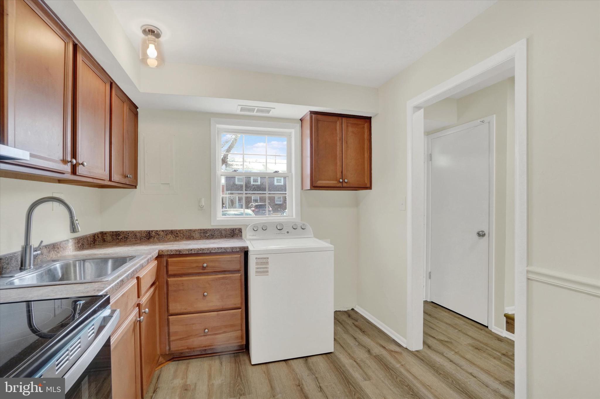 COLONY PARK CONDOS - Residential