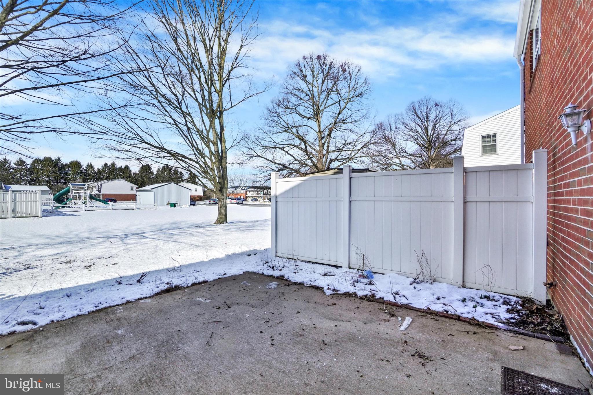 COLONY PARK CONDOS - Residential