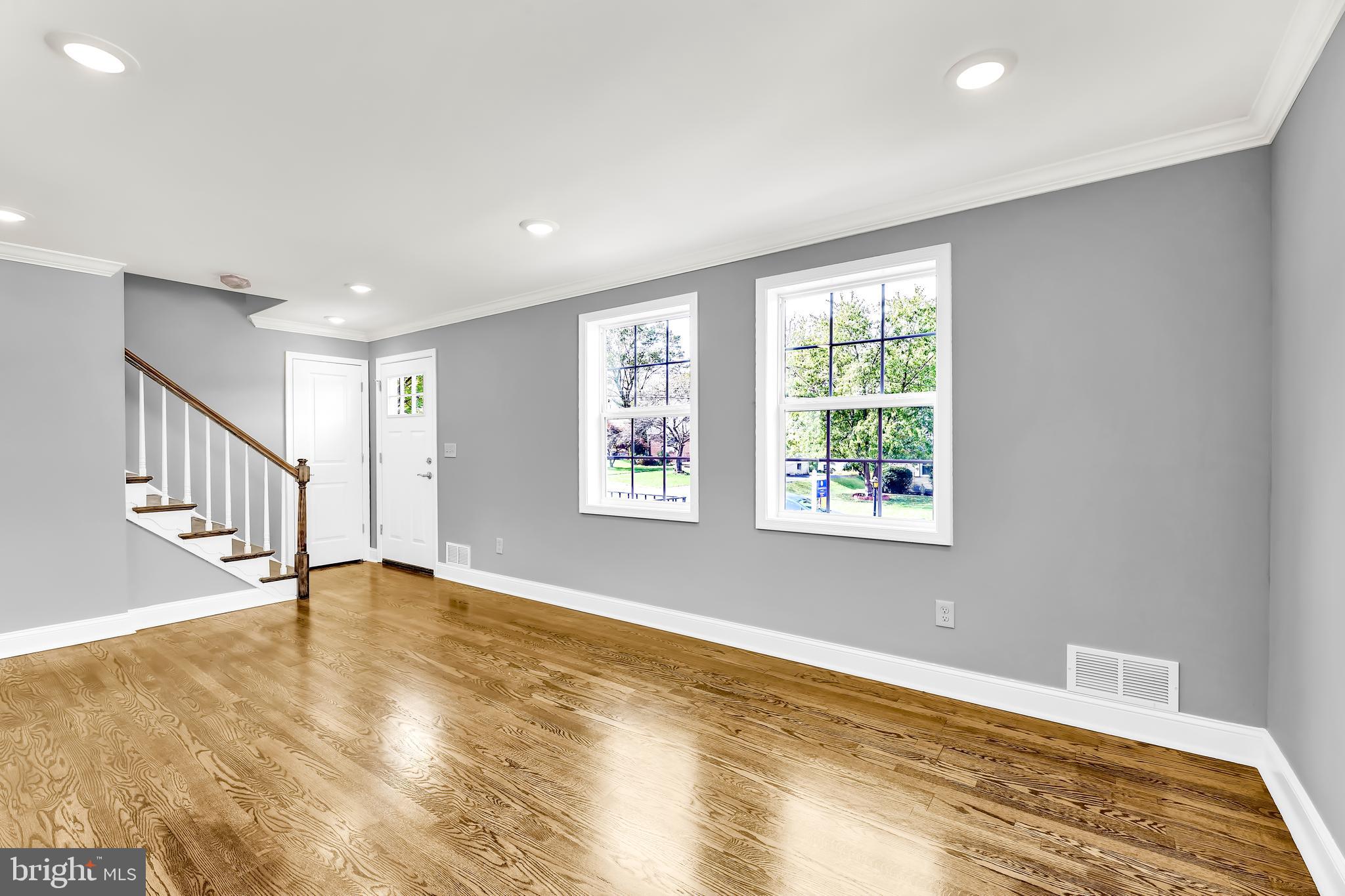 WHITE OAKS - Residential