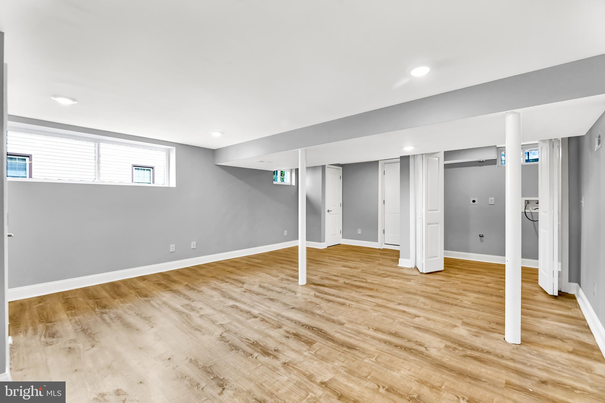 WHITE OAKS - Residential