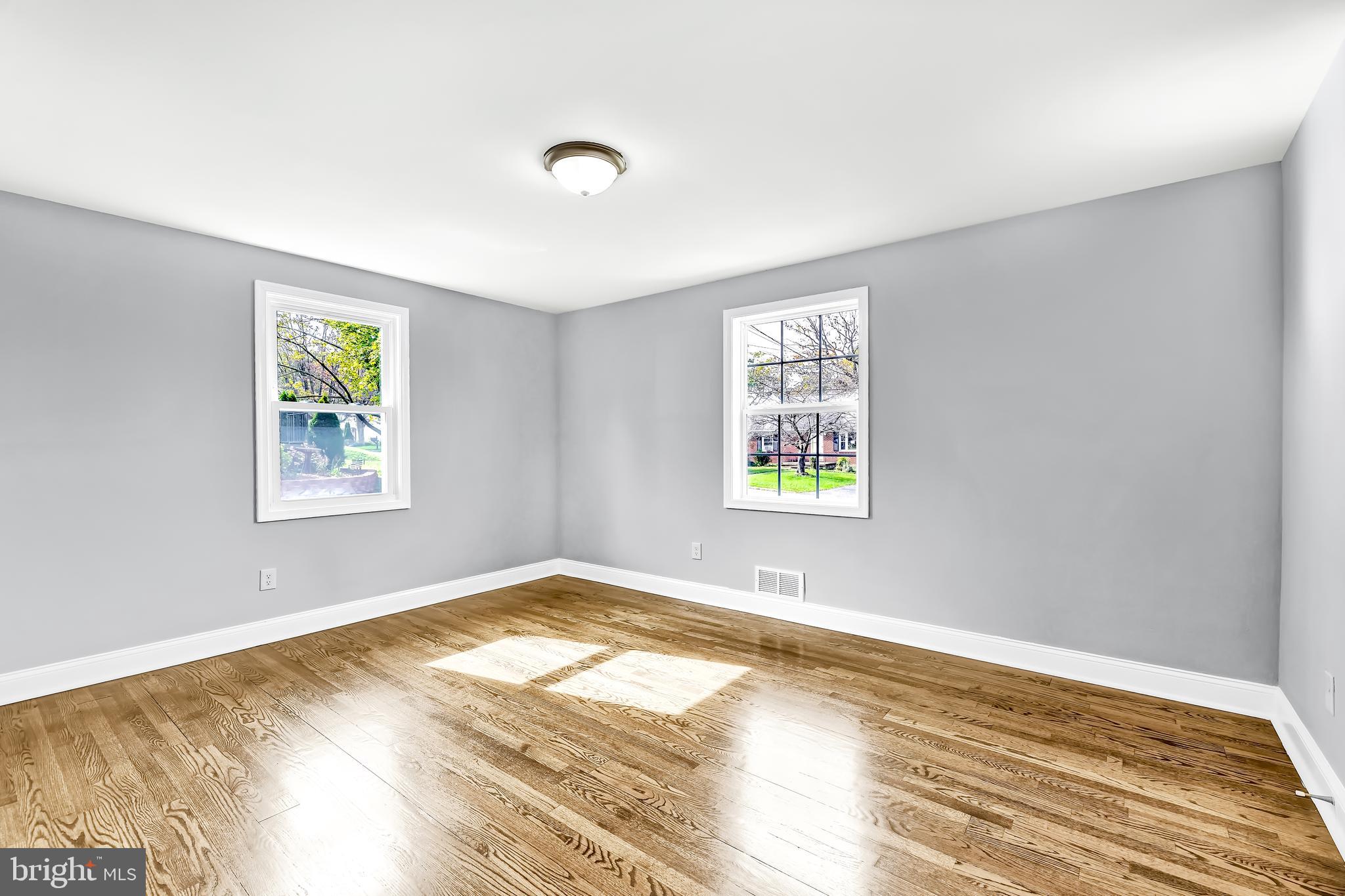 WHITE OAKS - Residential