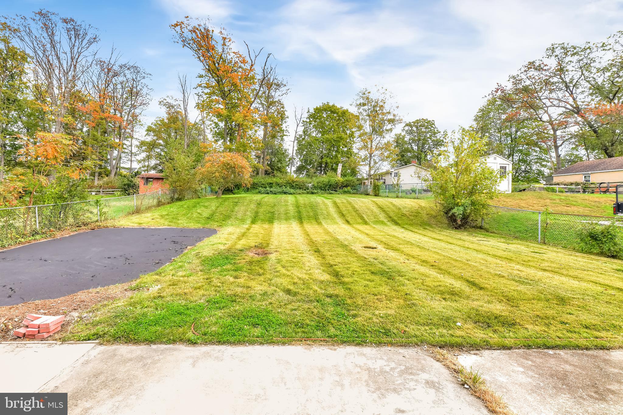 WHITE OAKS - Residential