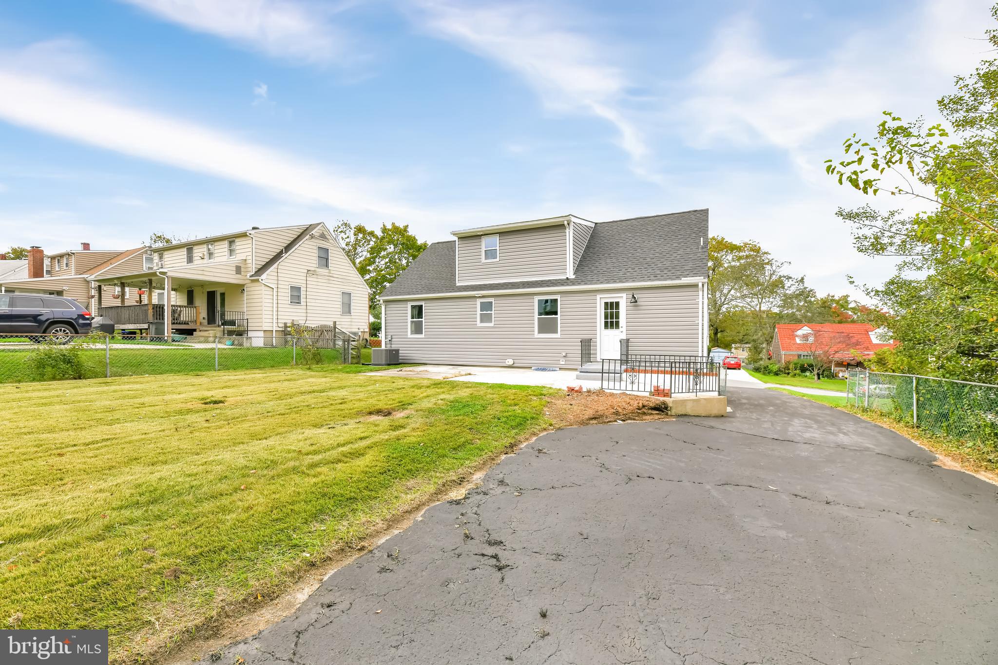 WHITE OAKS - Residential