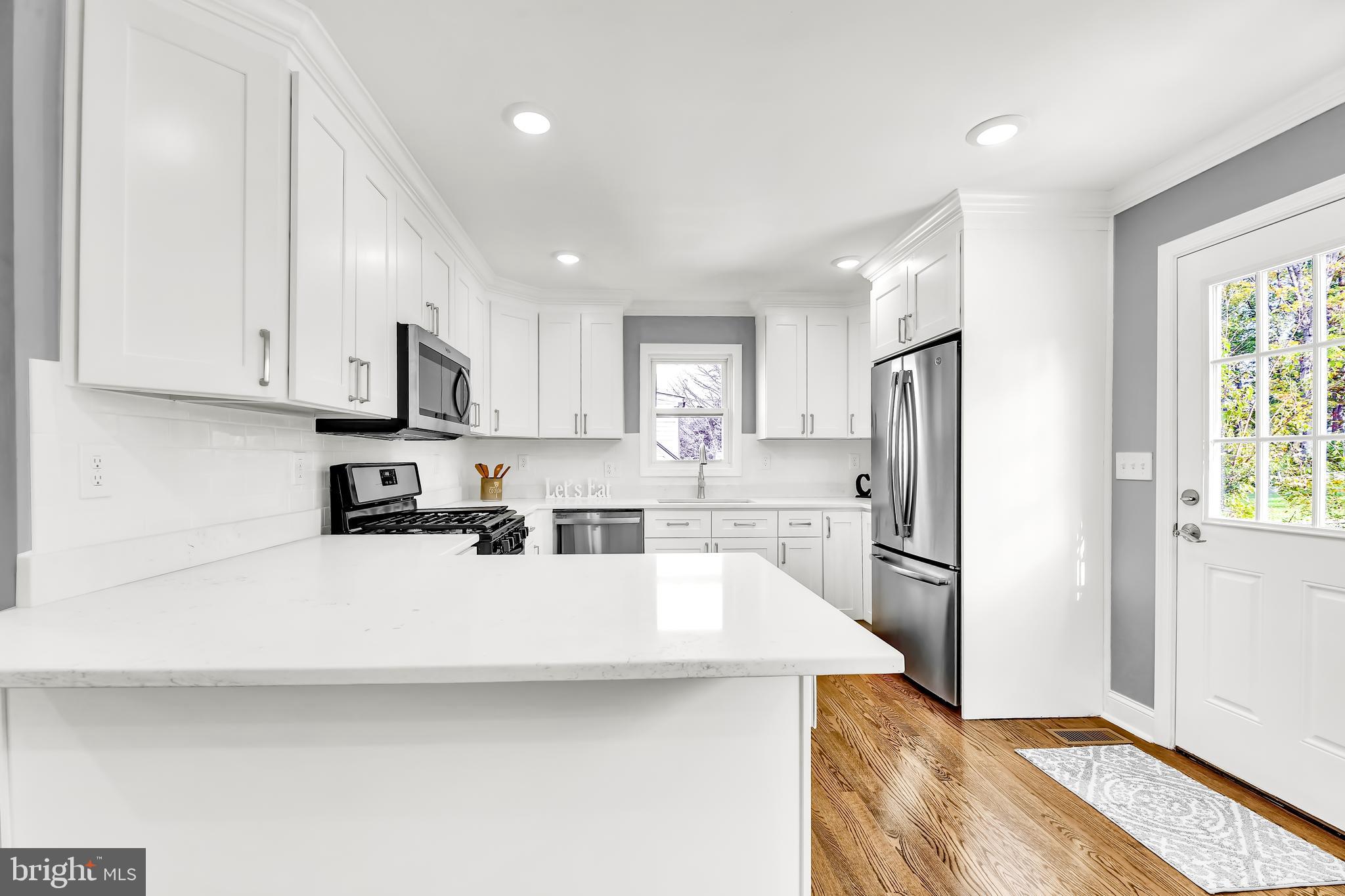 WHITE OAKS - Residential