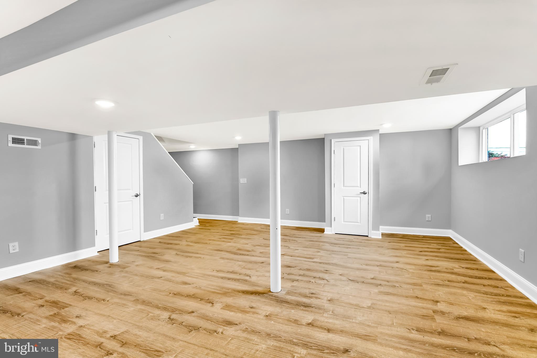 WHITE OAKS - Residential