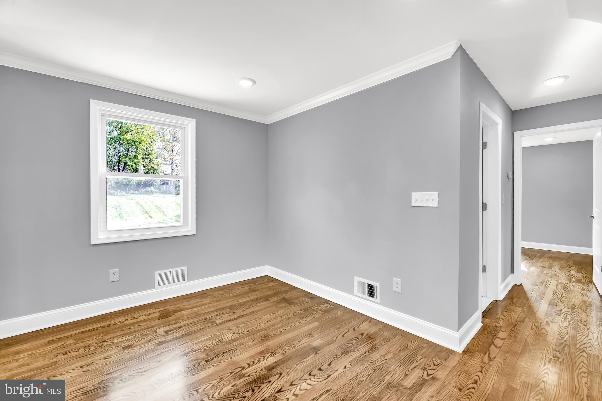 WHITE OAKS - Residential