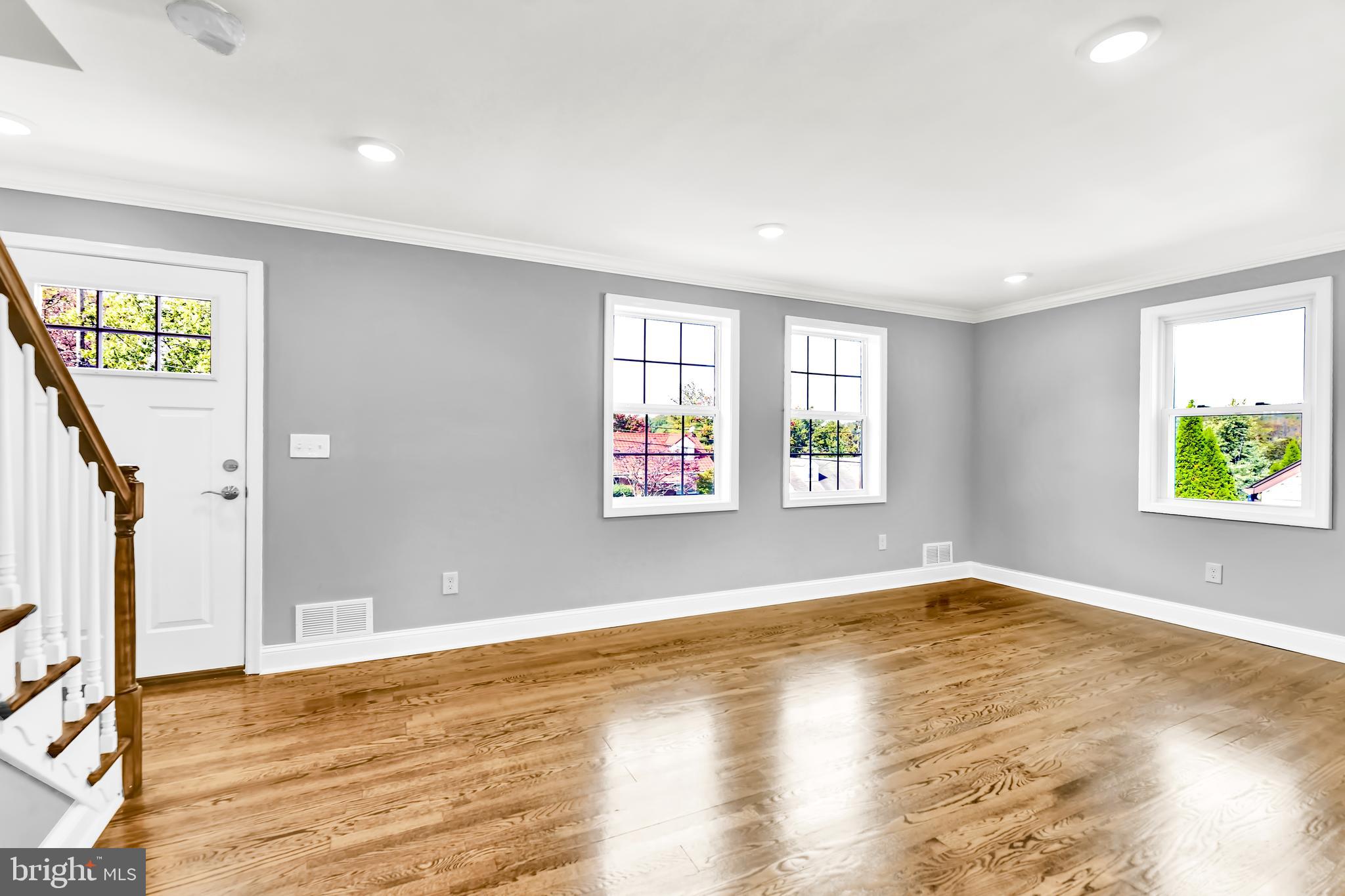 WHITE OAKS - Residential