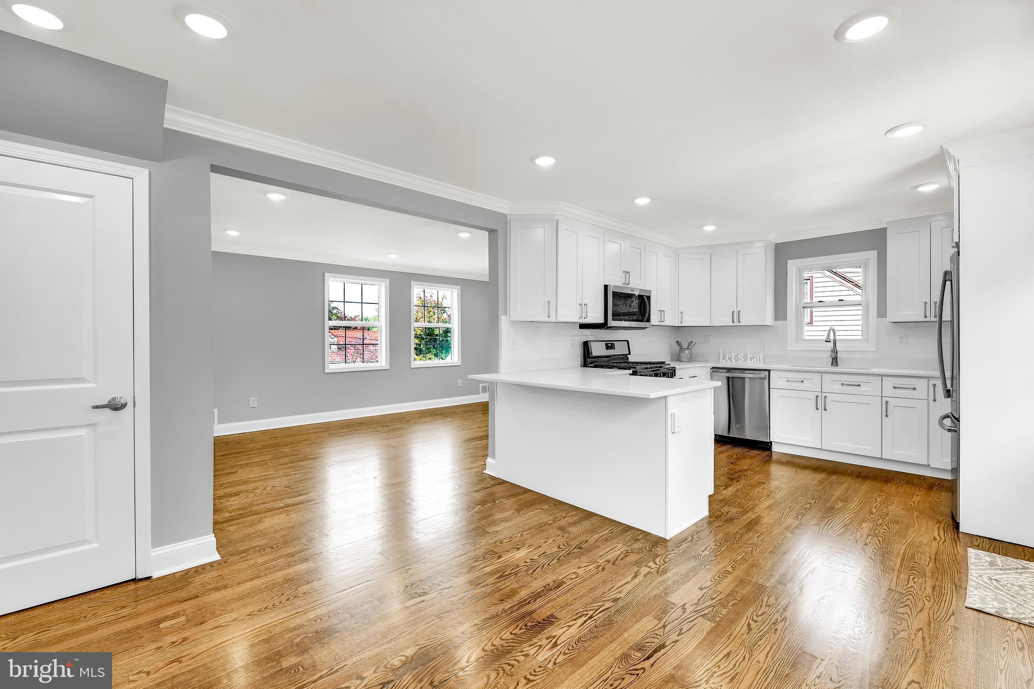 WHITE OAKS - Residential