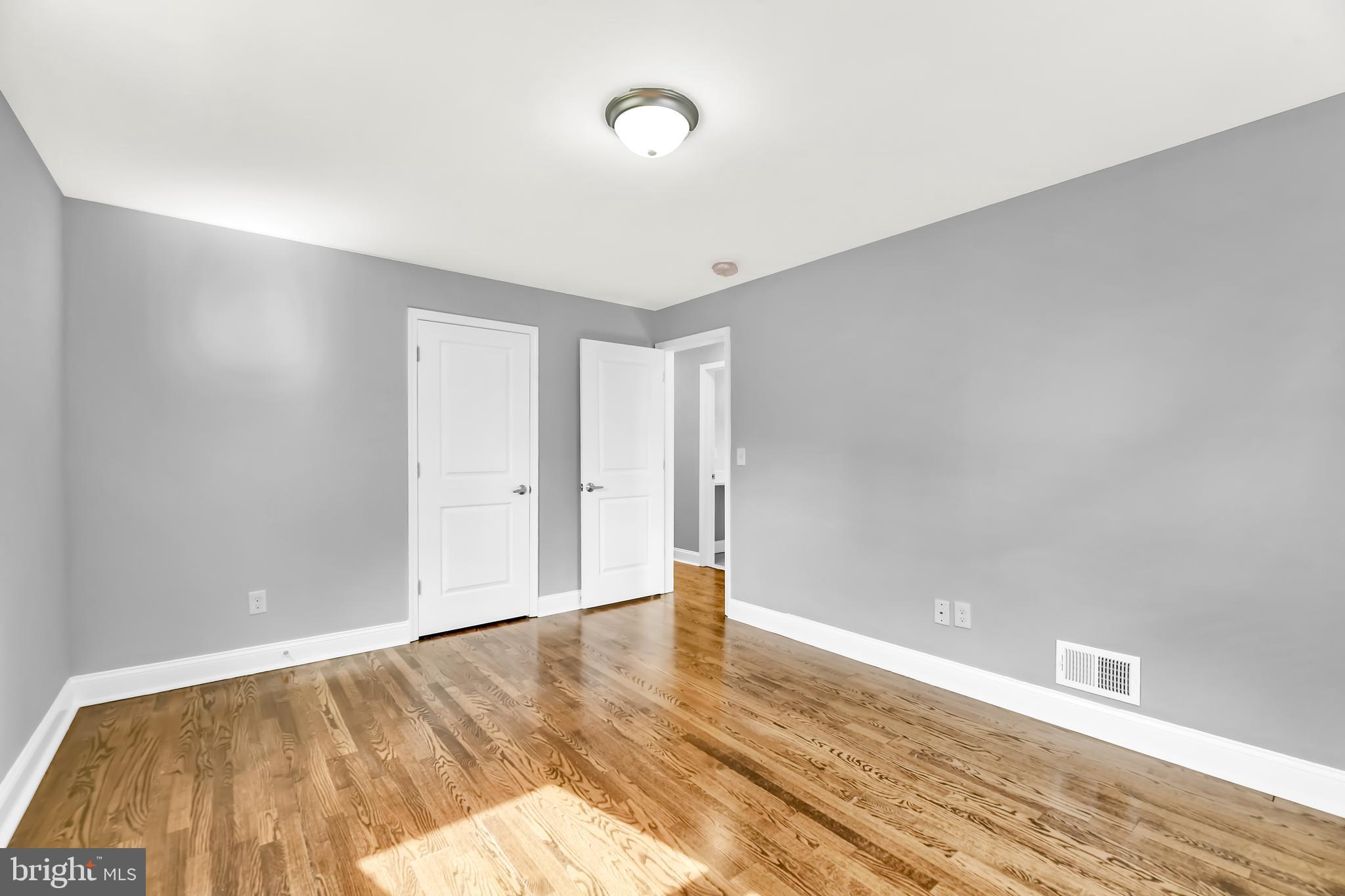 WHITE OAKS - Residential