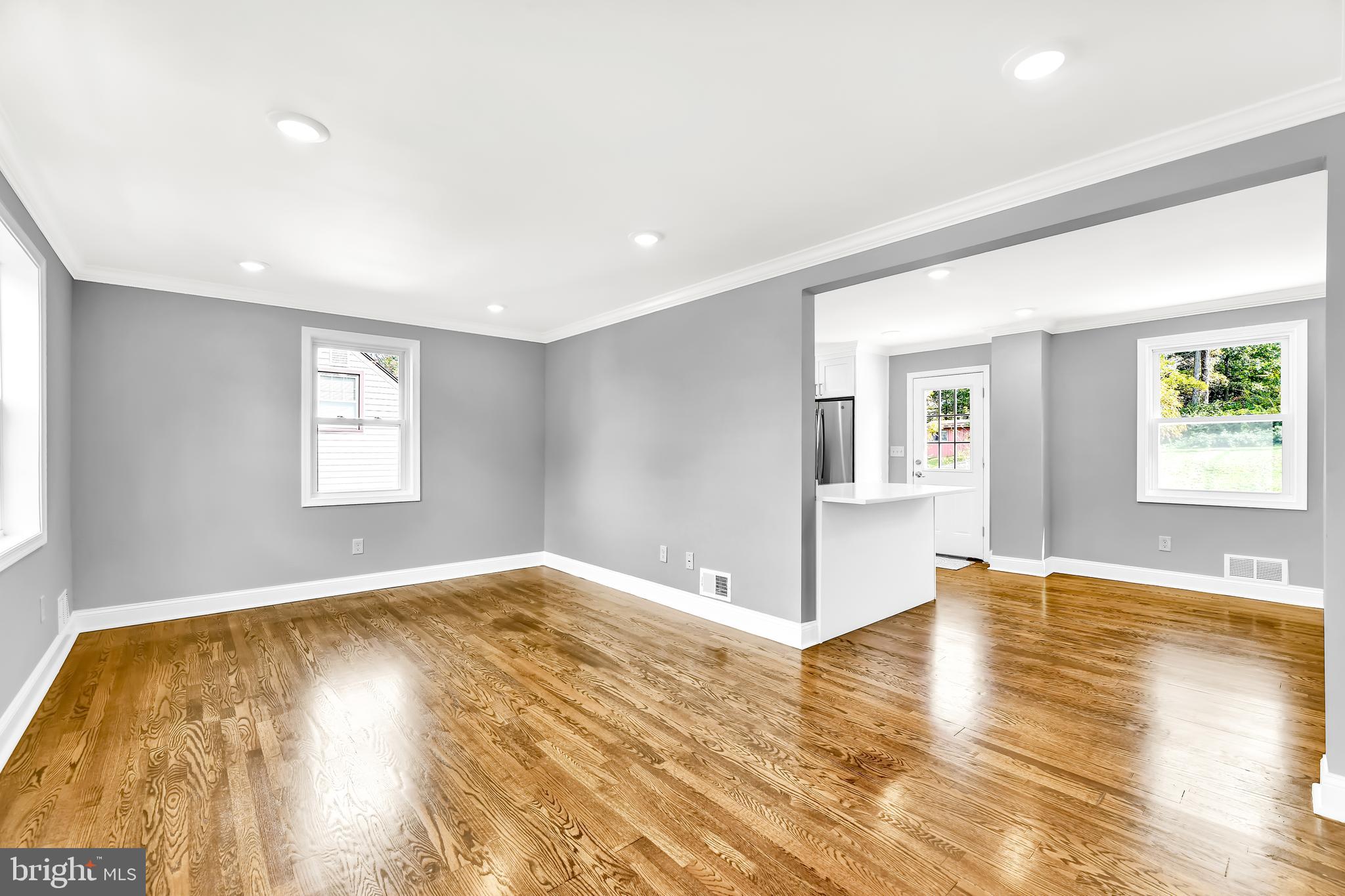 WHITE OAKS - Residential