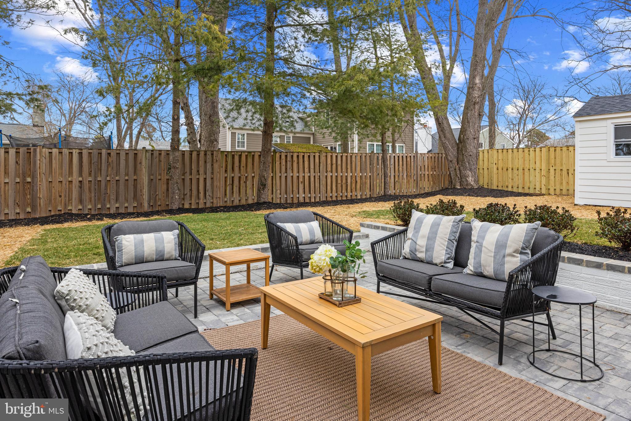 WAYNEWOOD - Residential