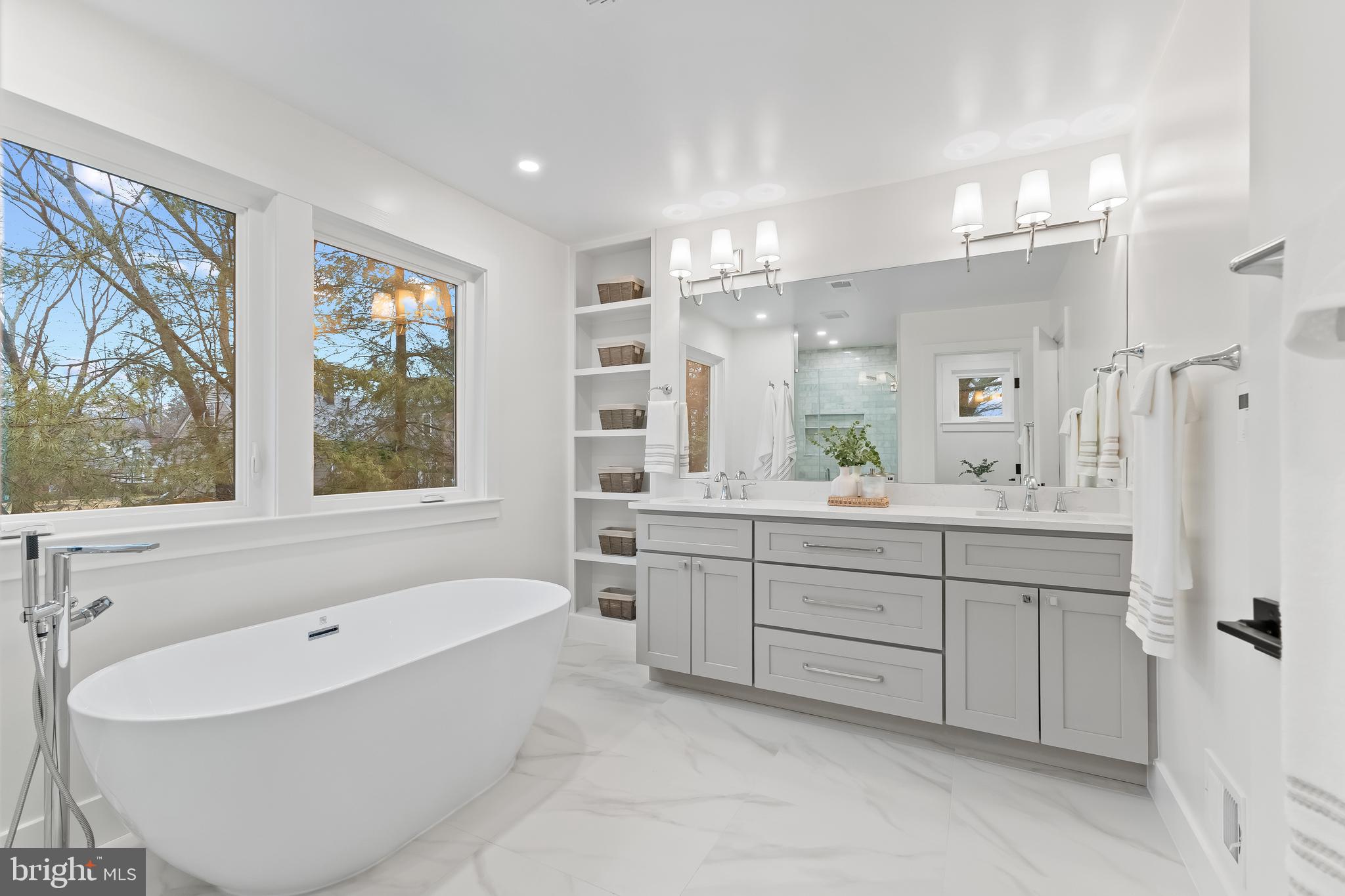 WAYNEWOOD - Residential