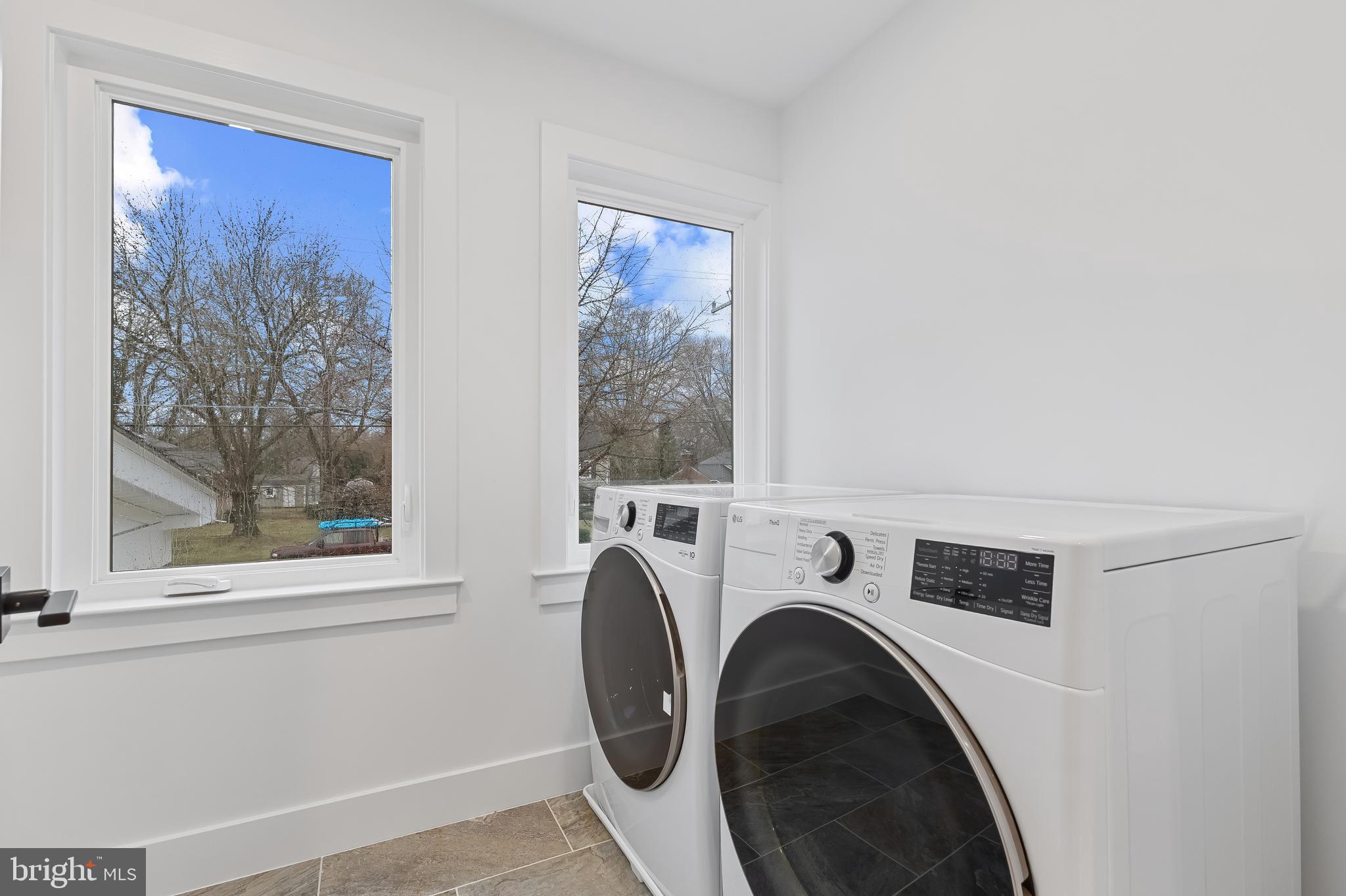 WAYNEWOOD - Residential