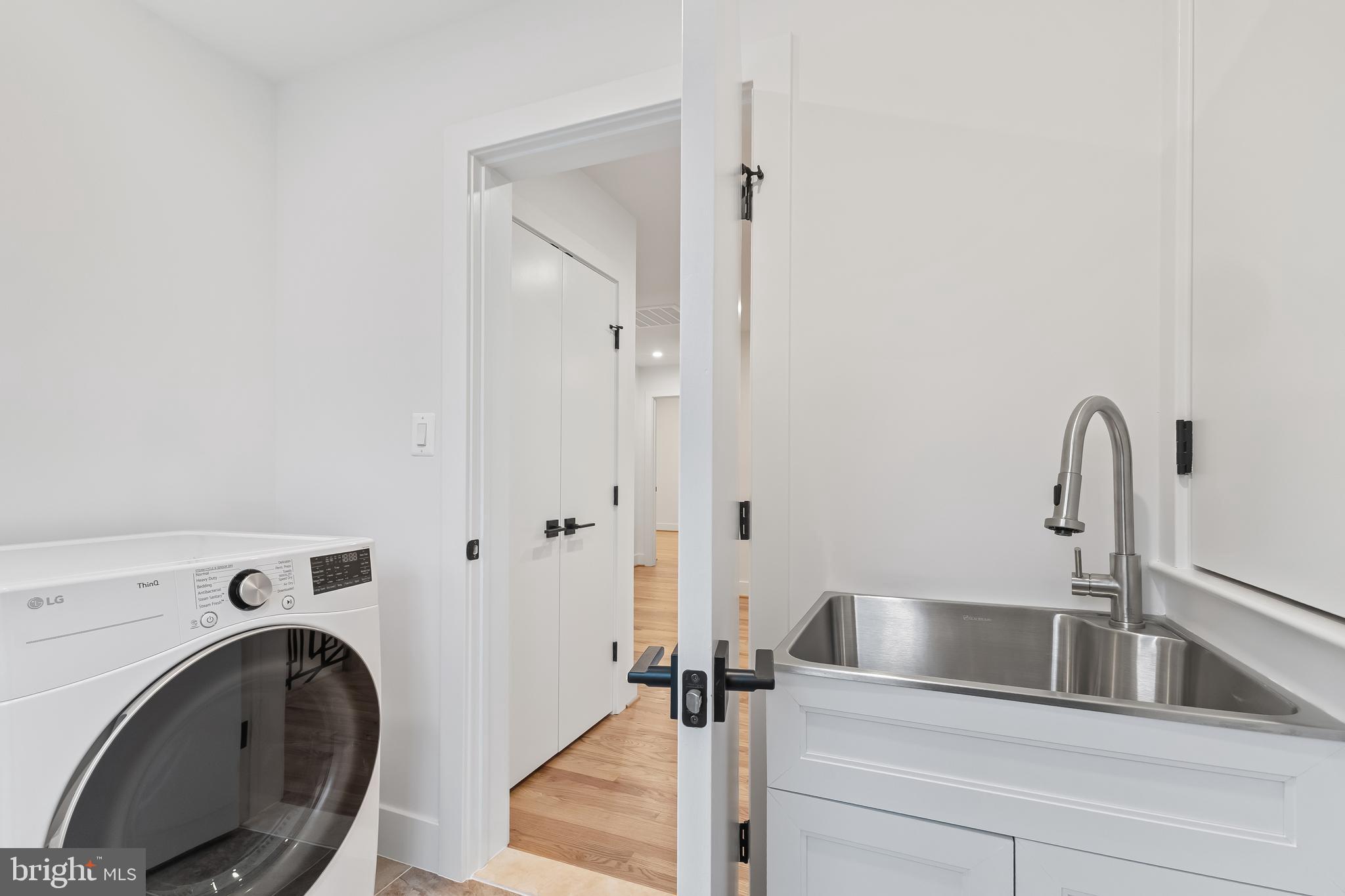 WAYNEWOOD - Residential