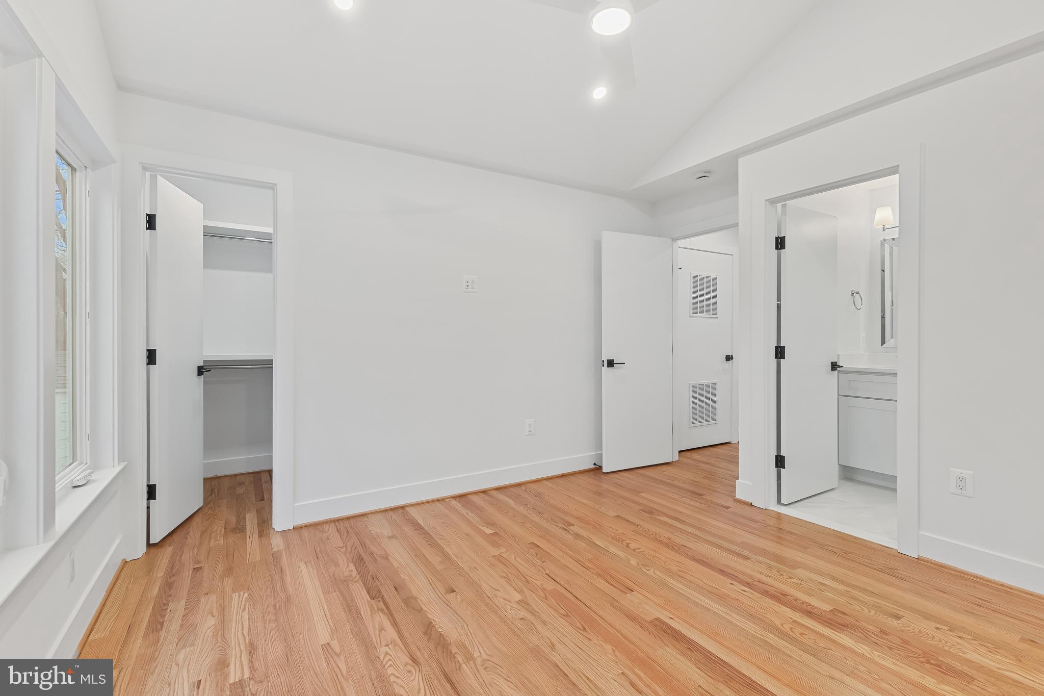 WAYNEWOOD - Residential