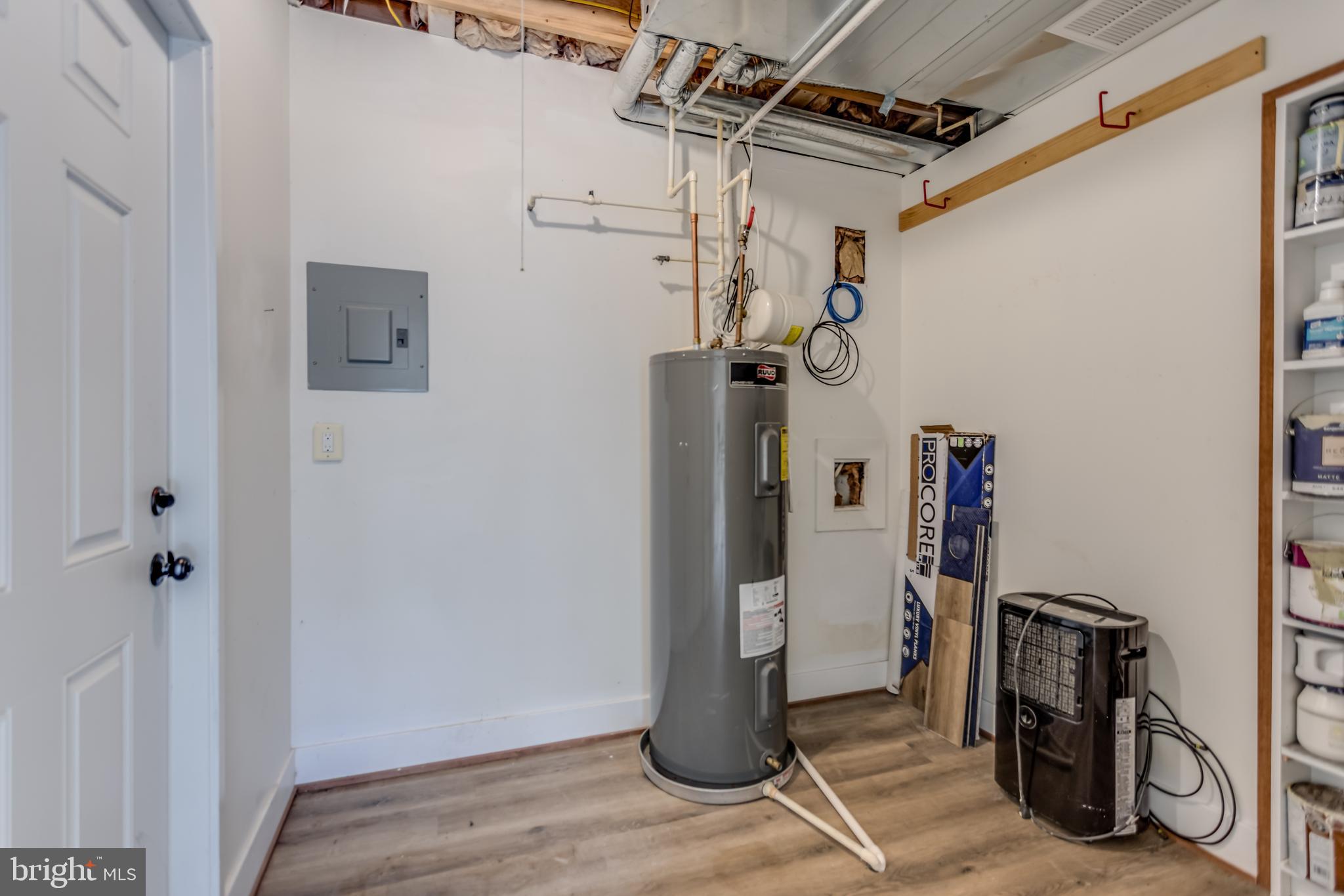 CALMES NECK ESTATES - Residential