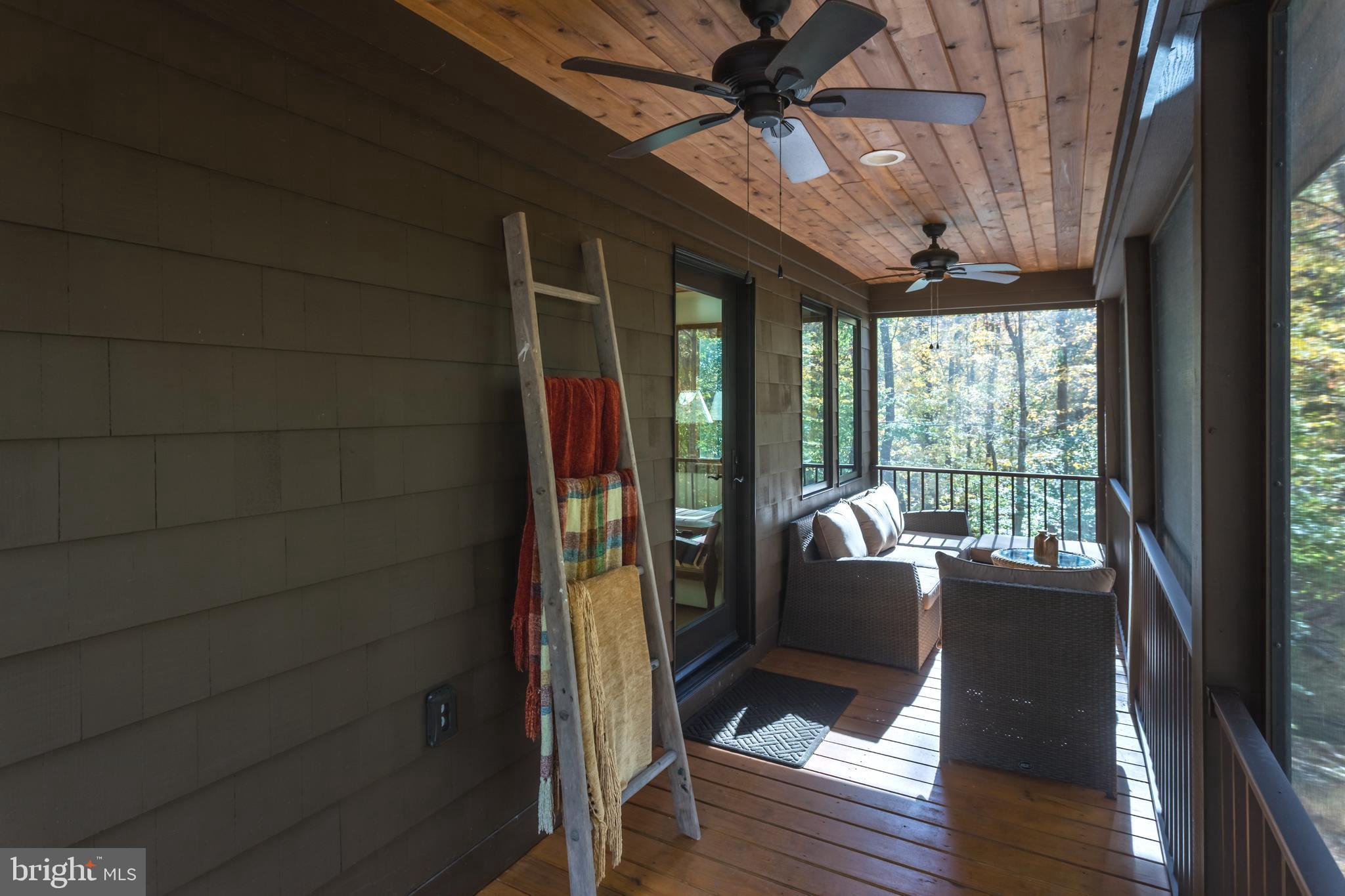 CALMES NECK ESTATES - Residential