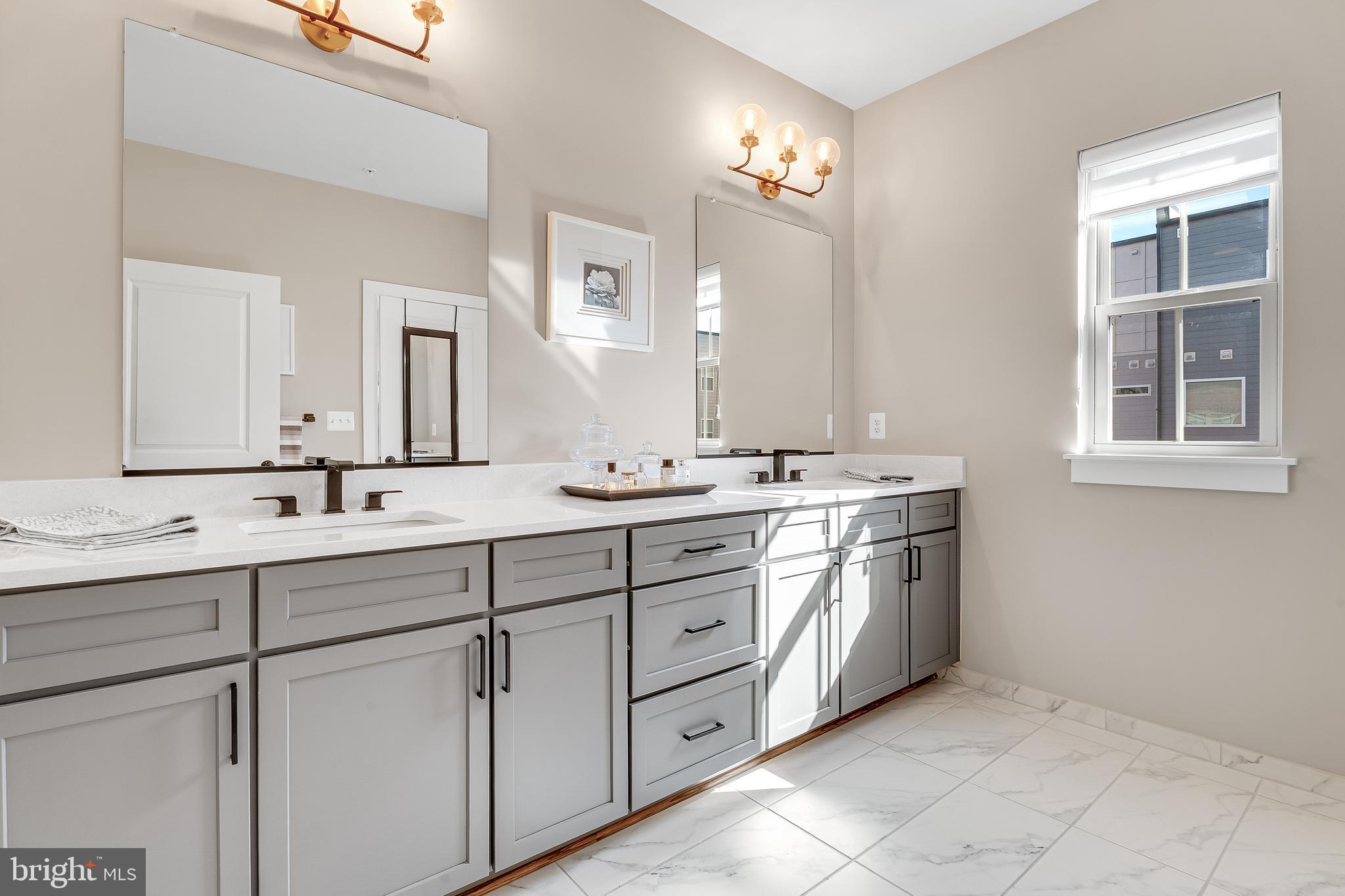 CROWN FARM - Residential