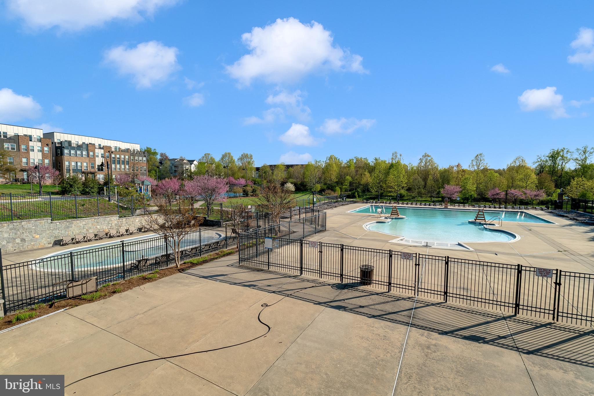 CROWN FARM - Residential