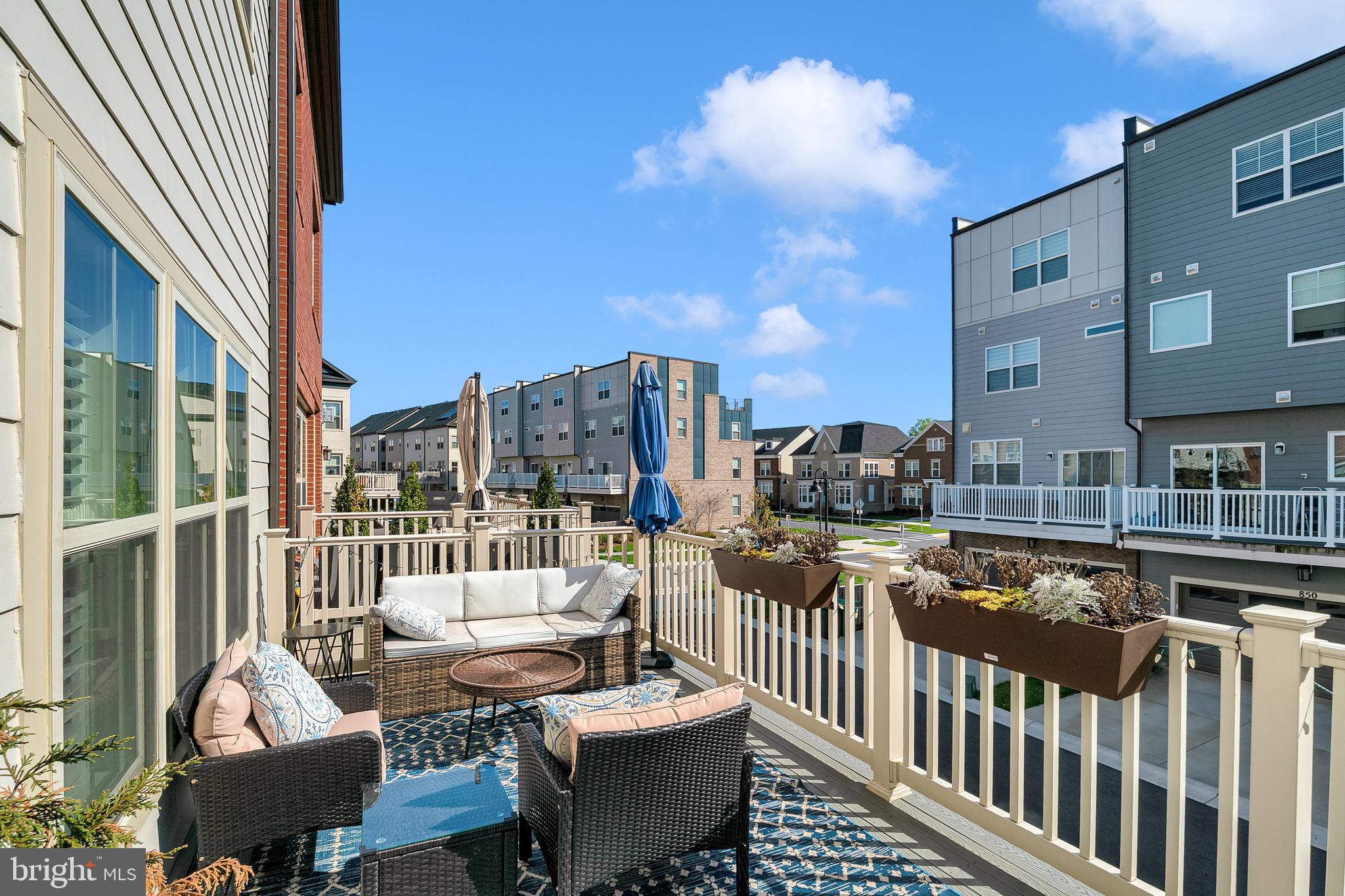 CROWN FARM - Residential