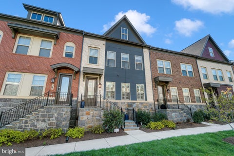 Townhouse For Sale - 52 Bleeker Place<br/> GAITHERSBURG, MD 20878