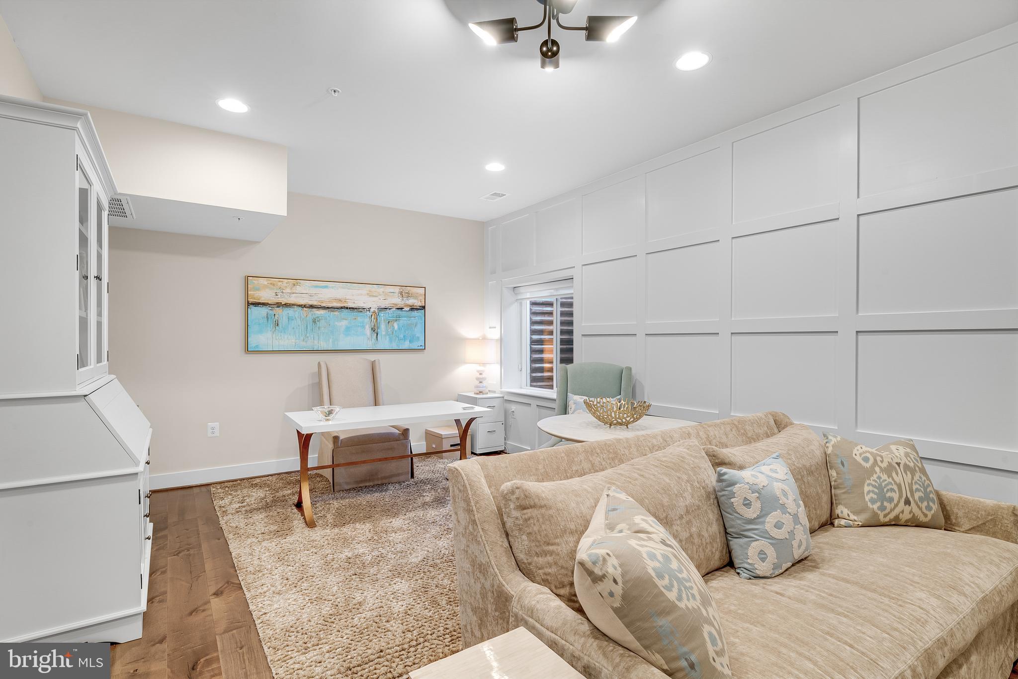 CROWN FARM - Residential