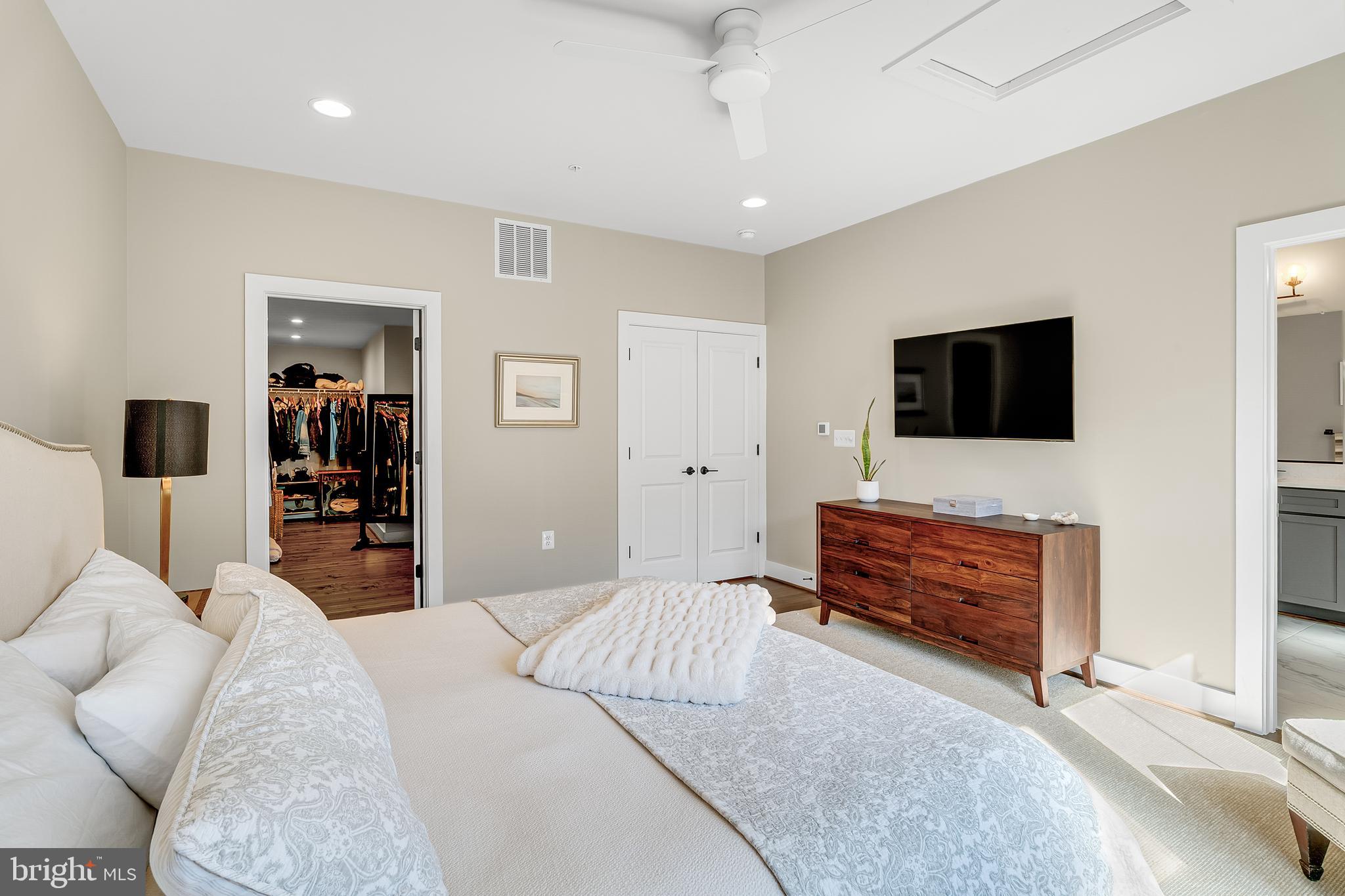 CROWN FARM - Residential