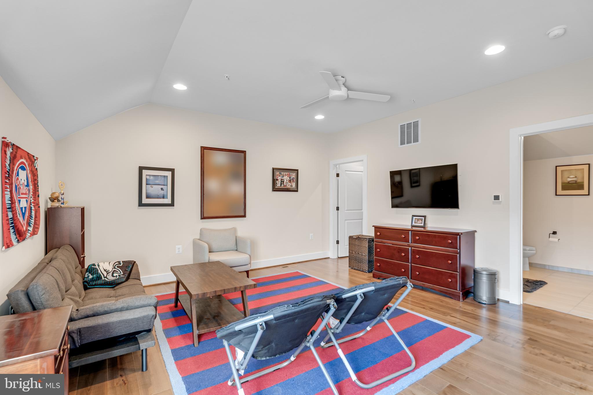 CROWN FARM - Residential