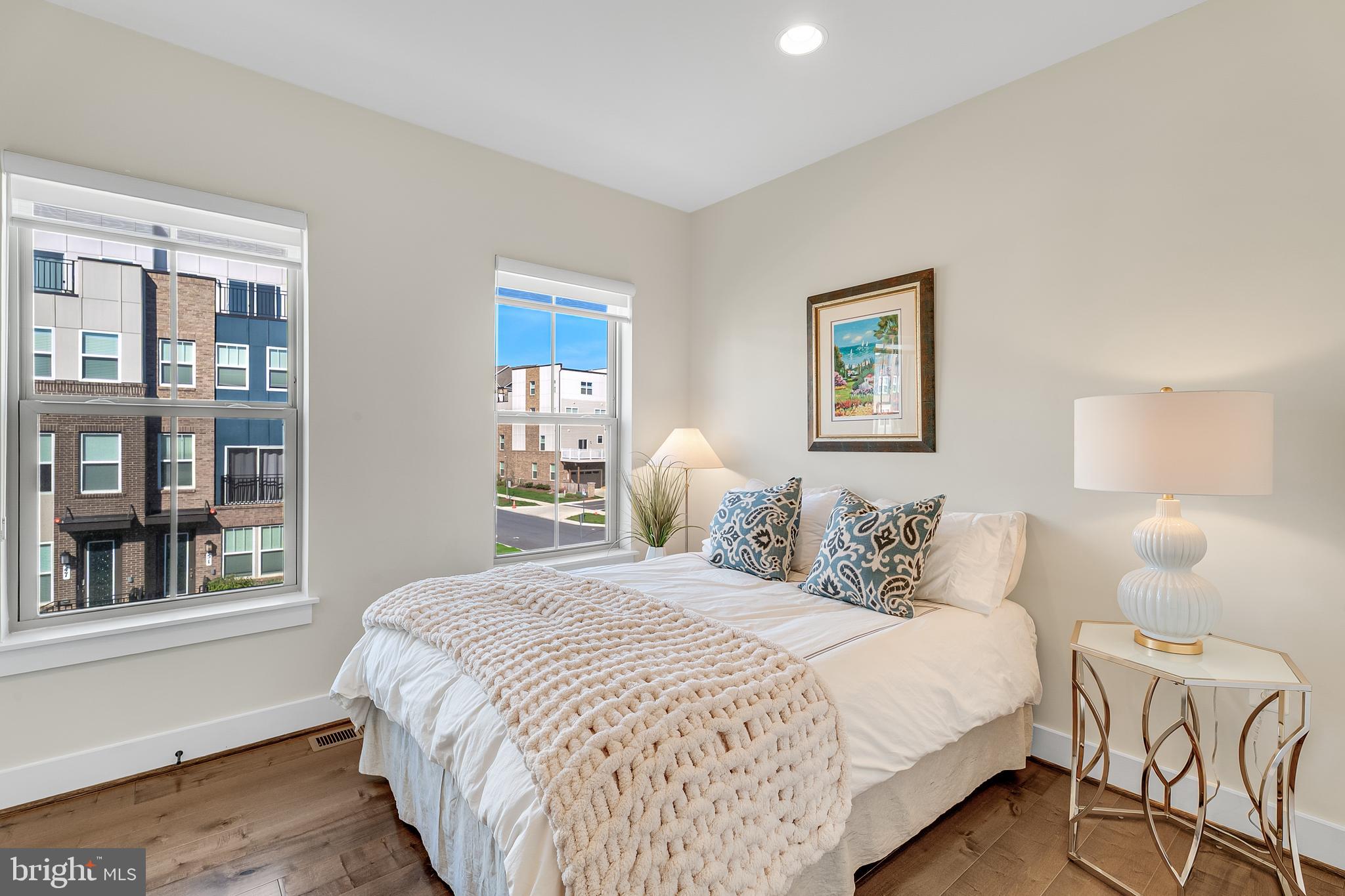 CROWN FARM - Residential