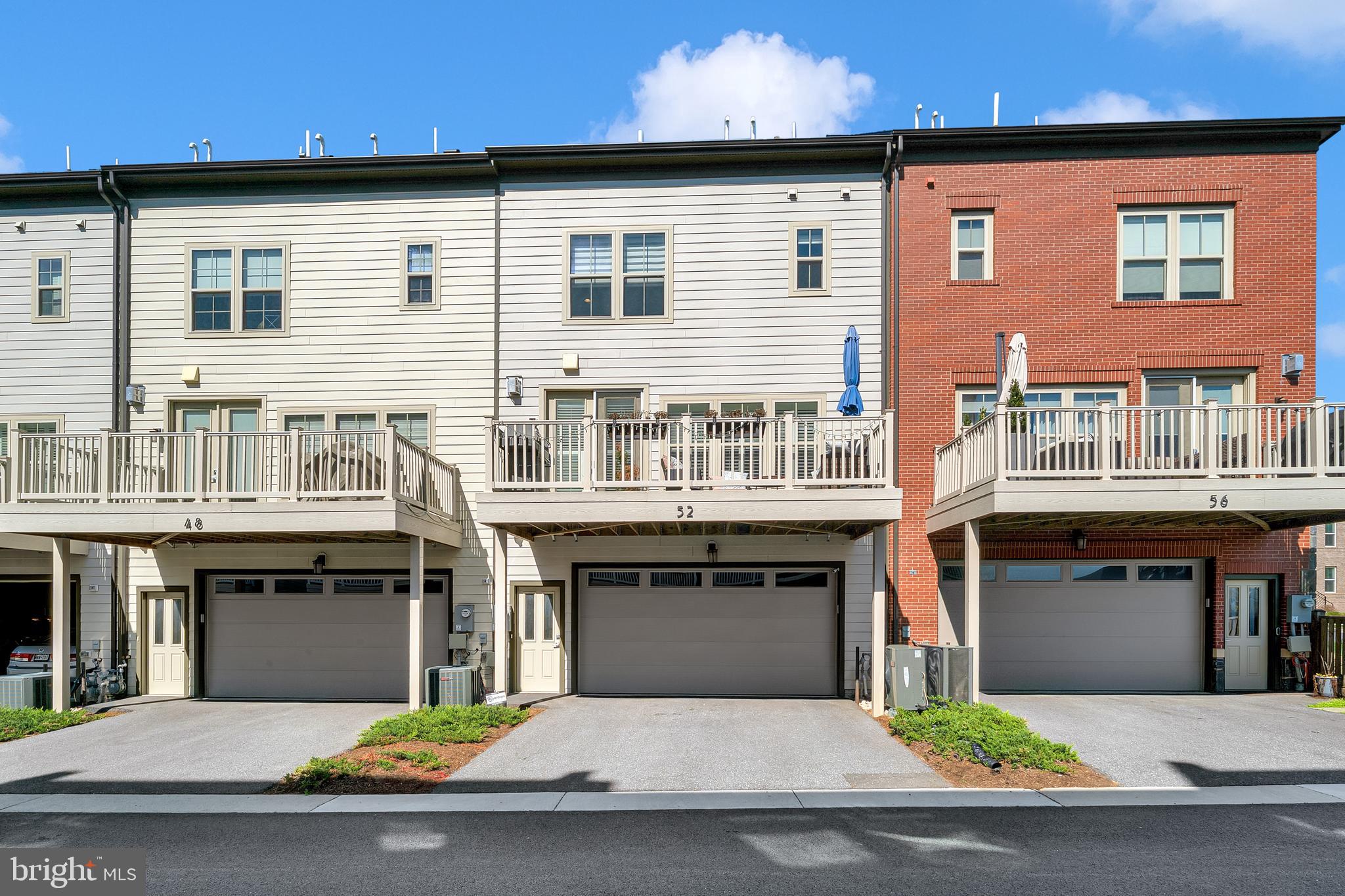 CROWN FARM - Residential