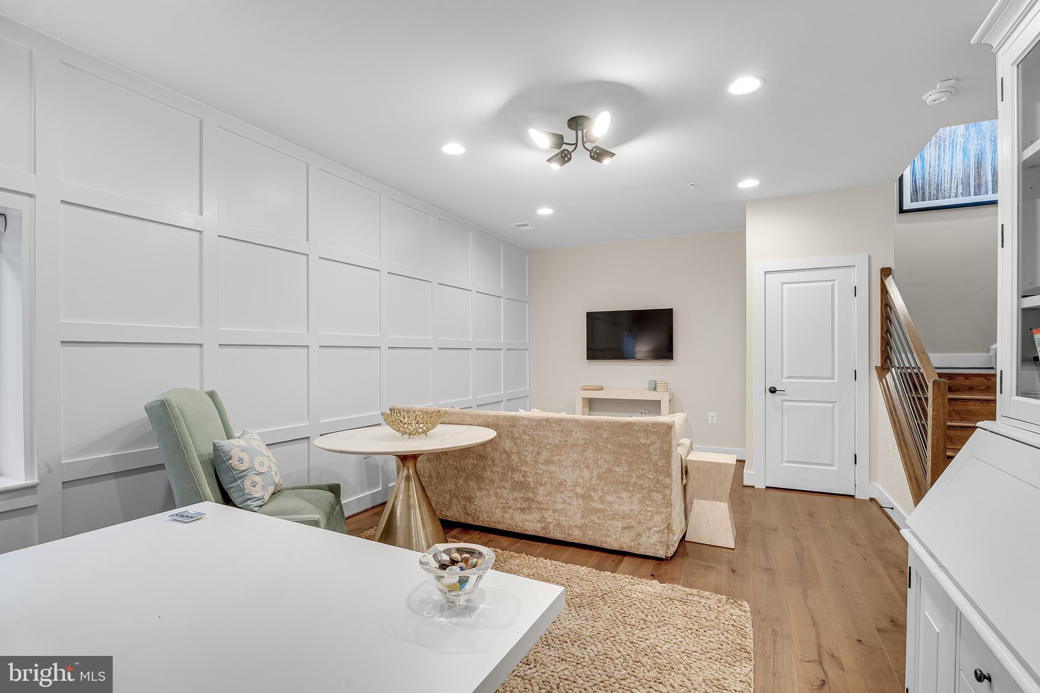 CROWN FARM - Residential