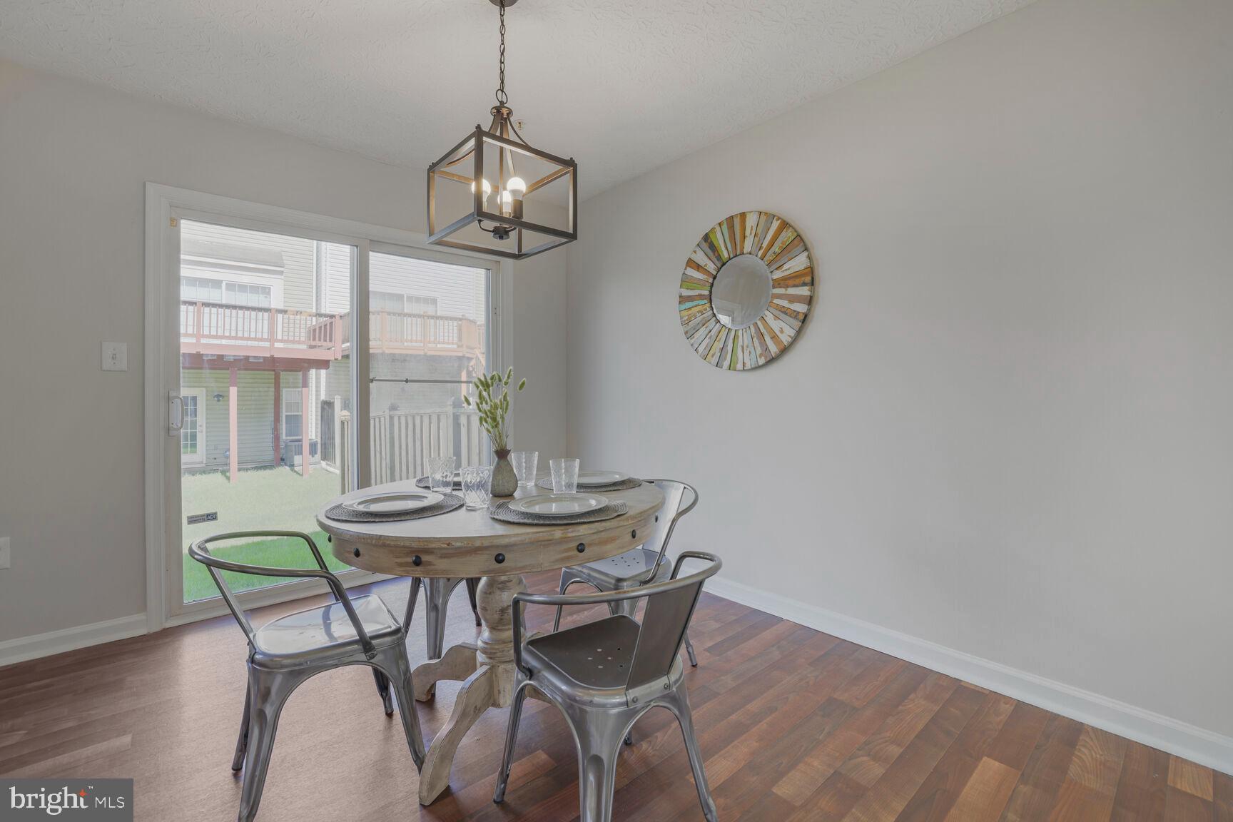 RUSSETT - Residential