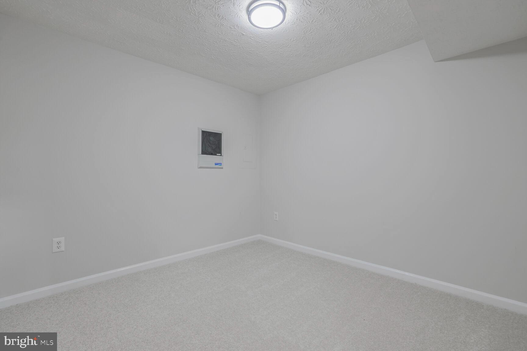 RUSSETT - Residential