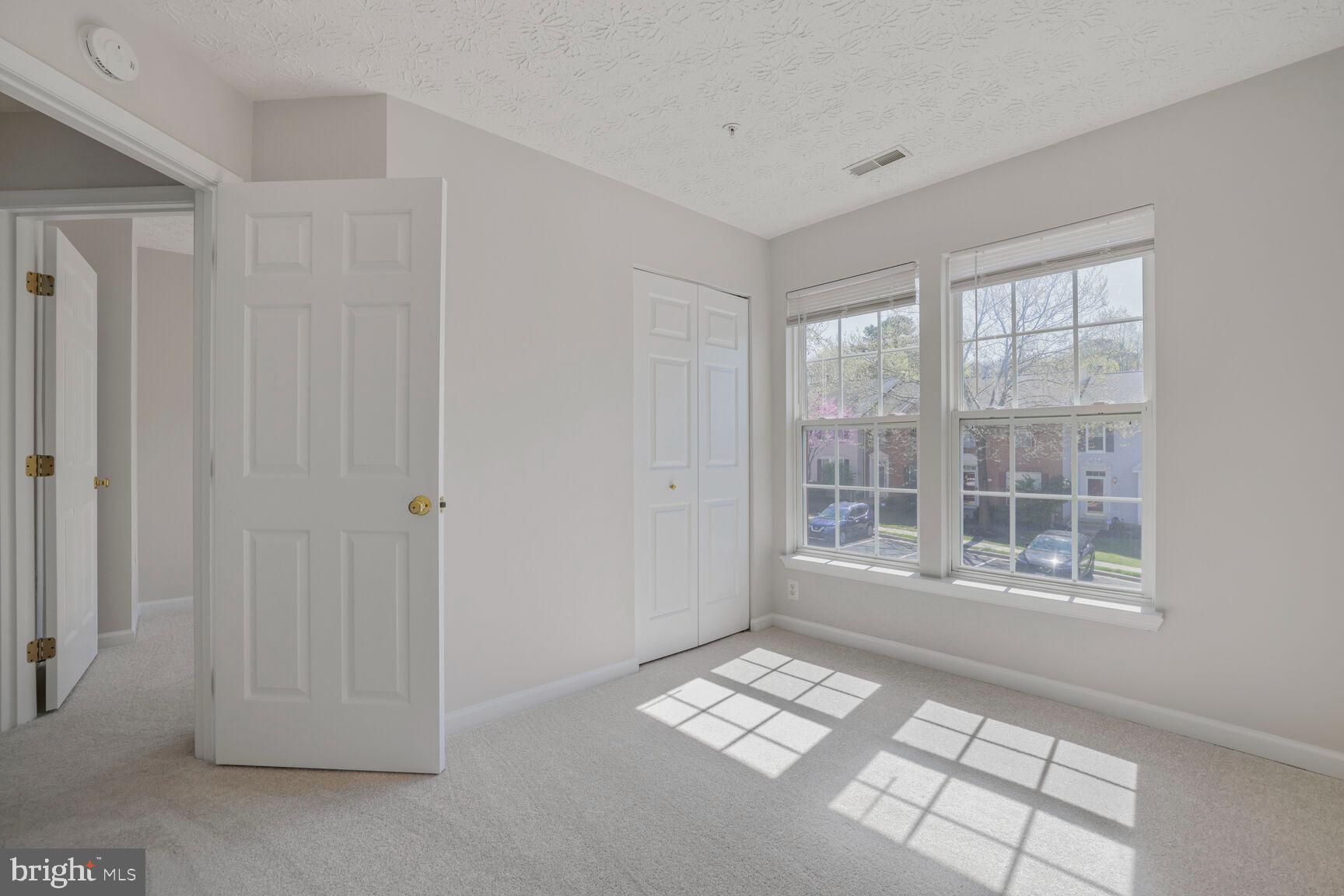 RUSSETT - Residential