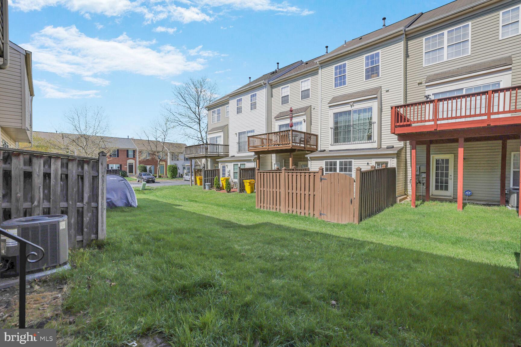 RUSSETT - Residential