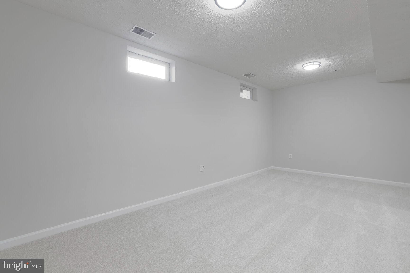 RUSSETT - Residential