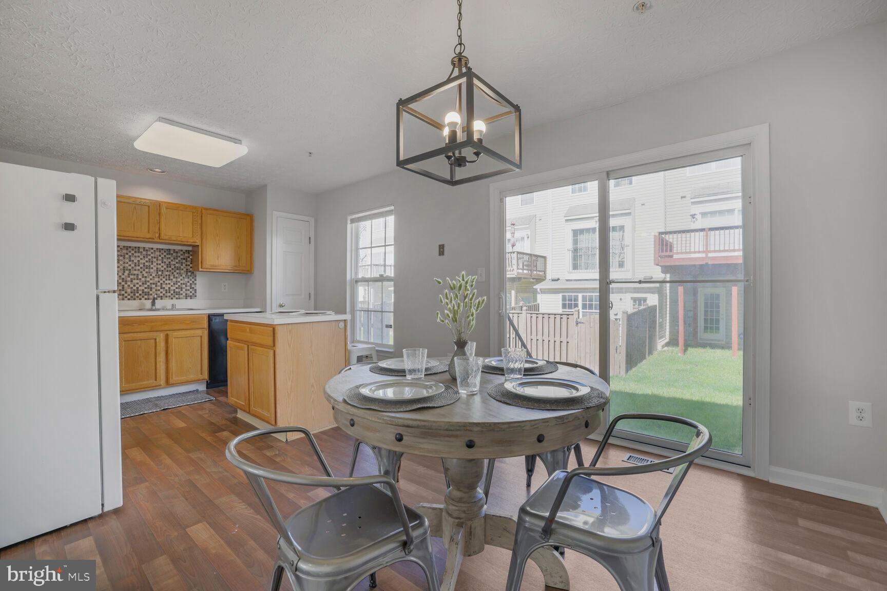 RUSSETT - Residential