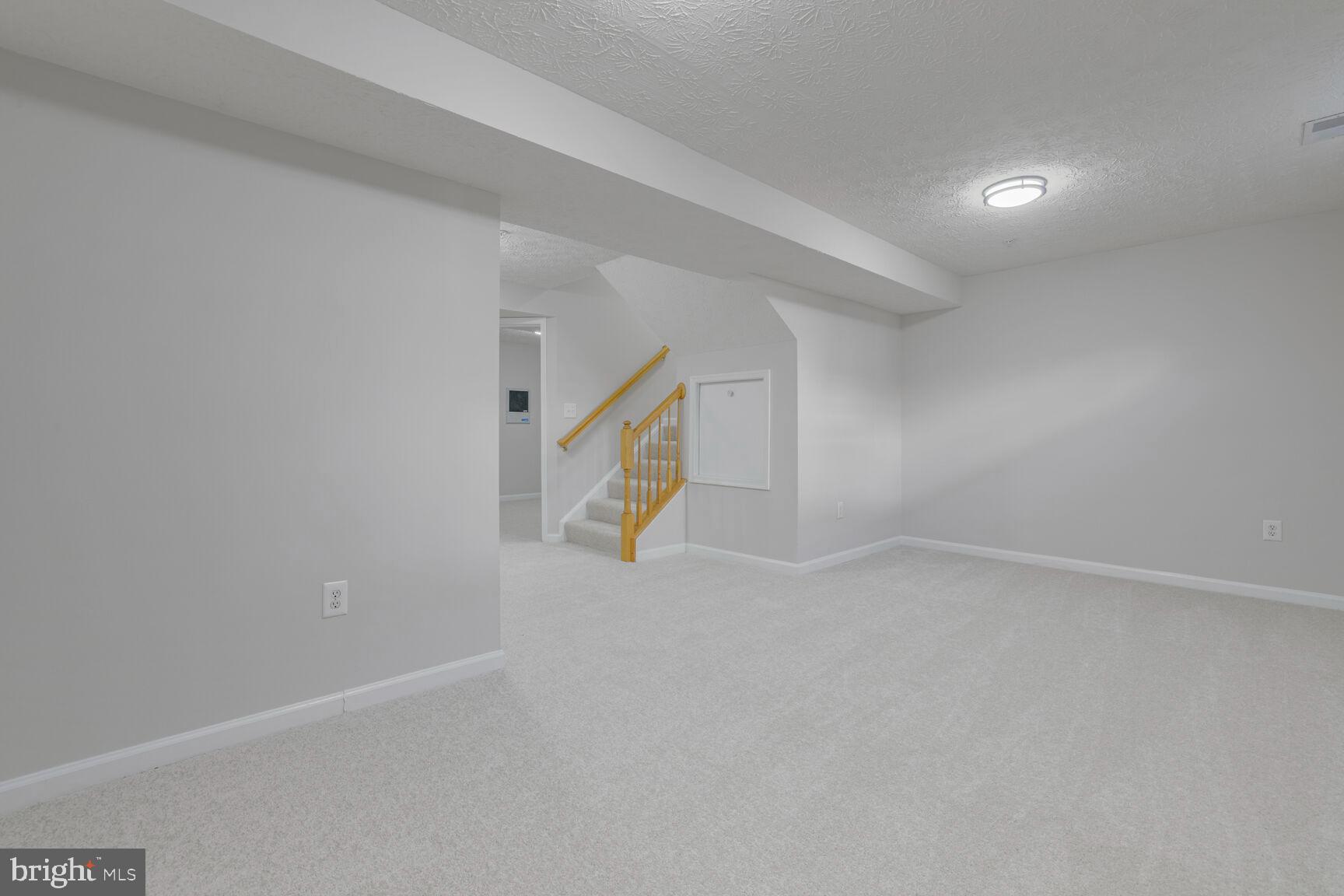 RUSSETT - Residential