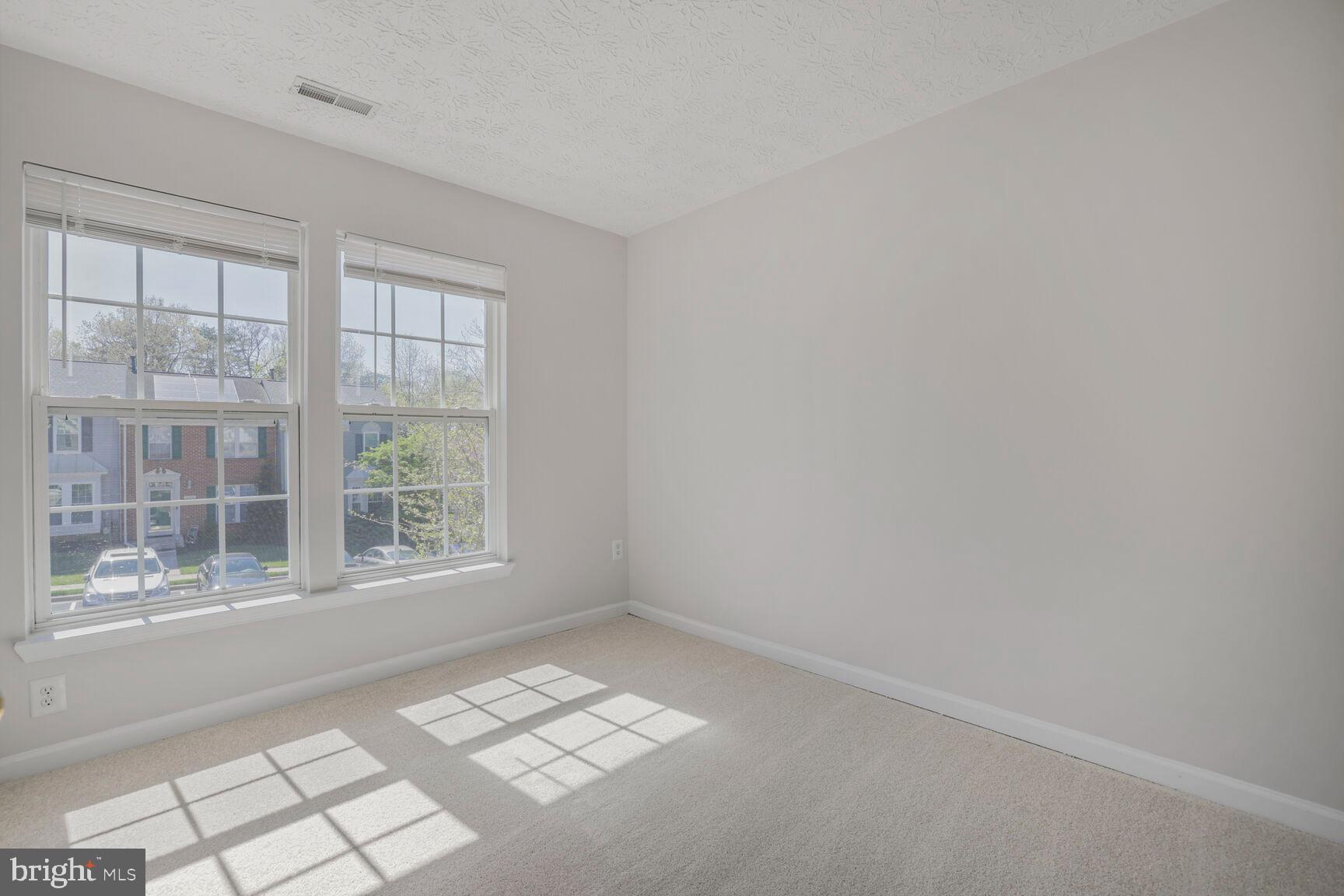 RUSSETT - Residential