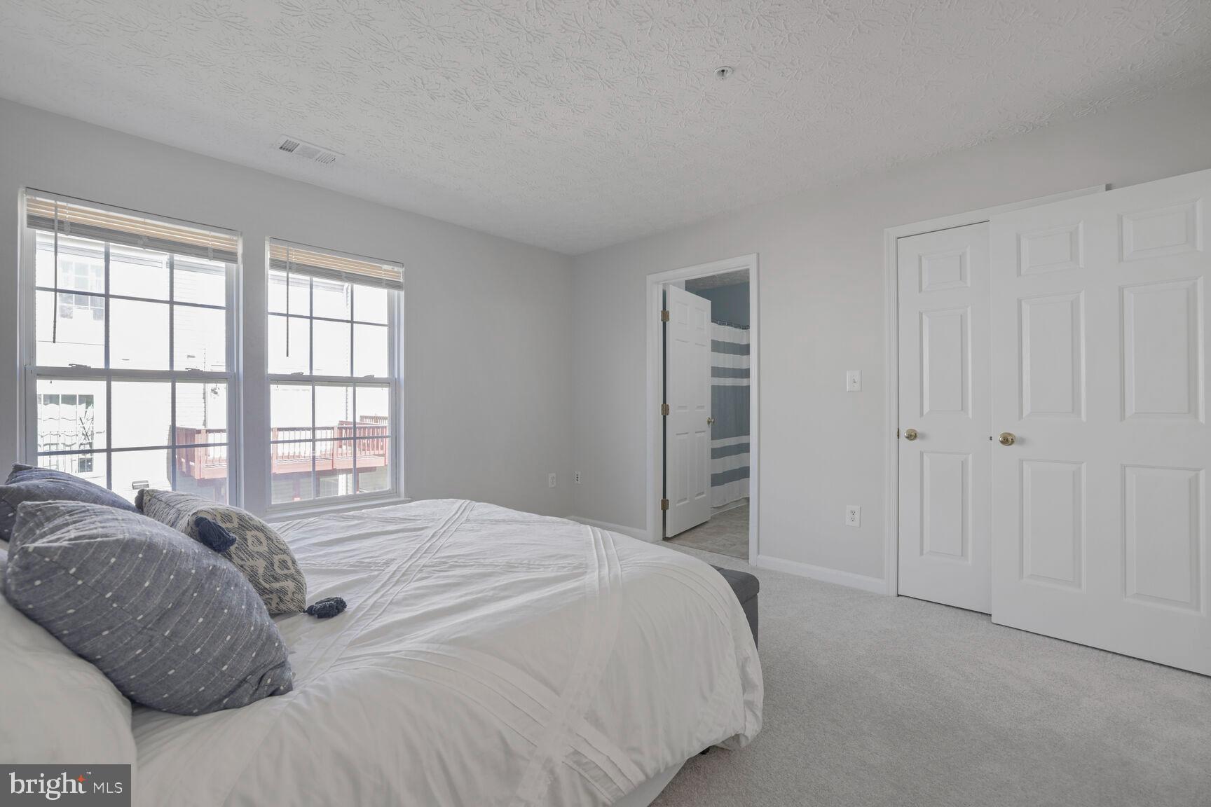 RUSSETT - Residential