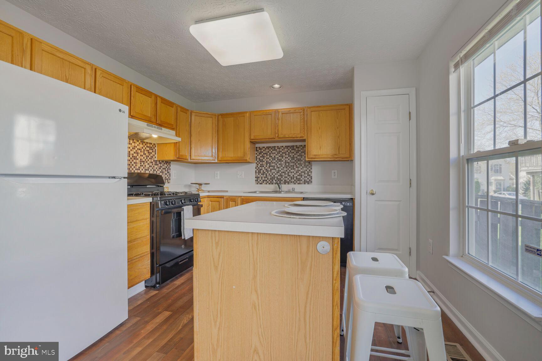 RUSSETT - Residential