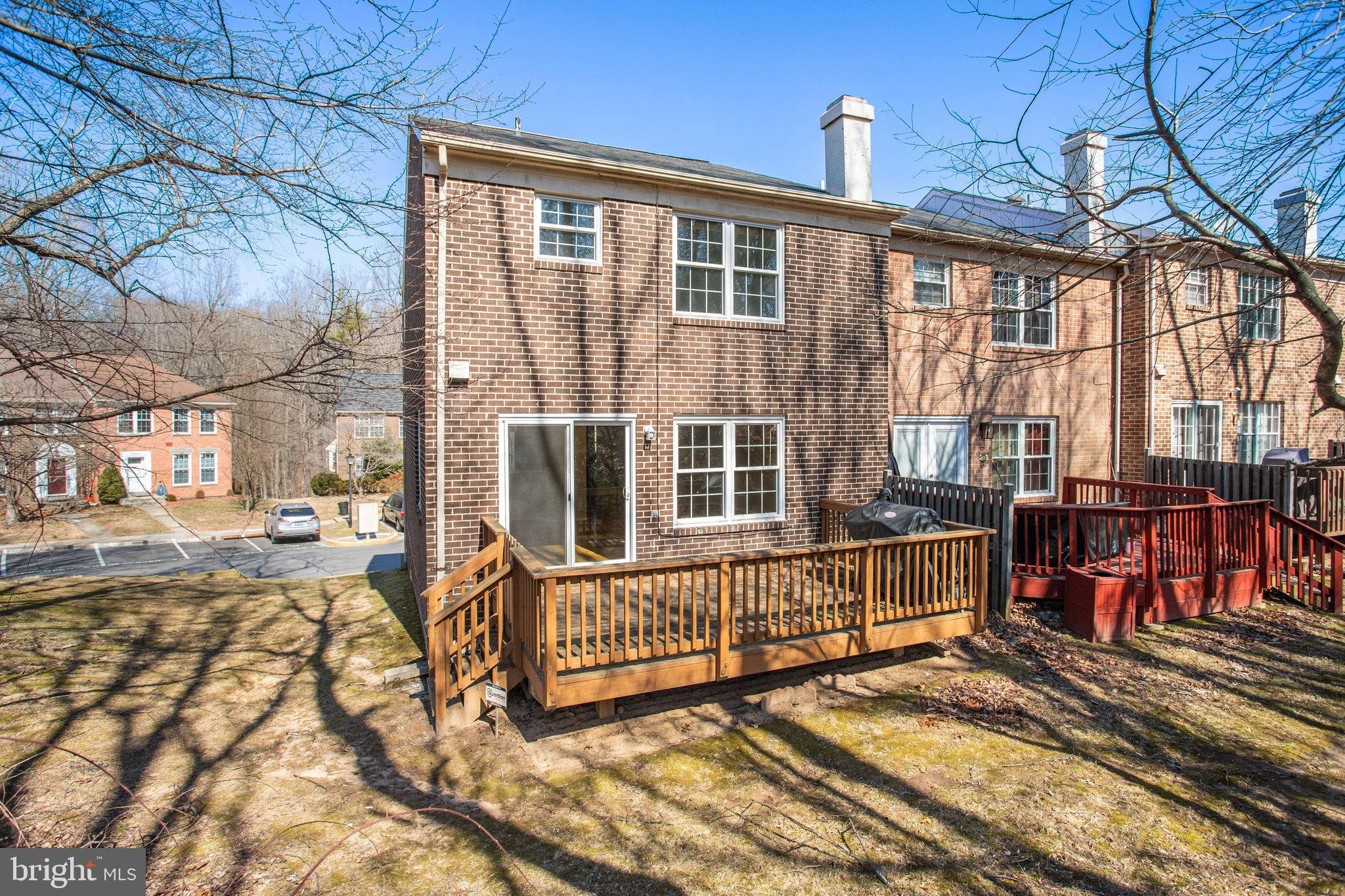 DUMONT OAKS - Residential