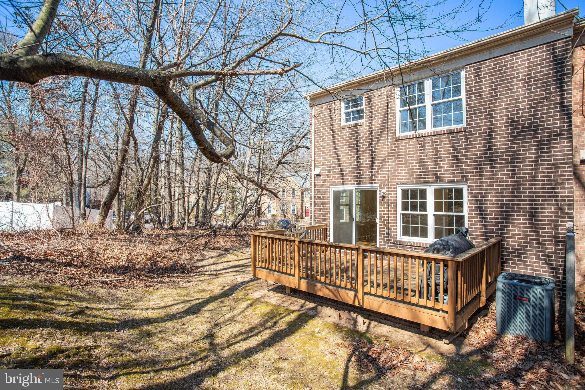 DUMONT OAKS - Residential