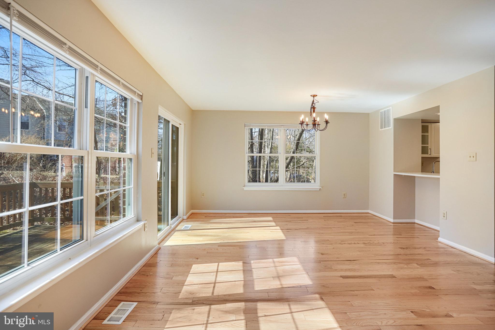 DUMONT OAKS - Residential