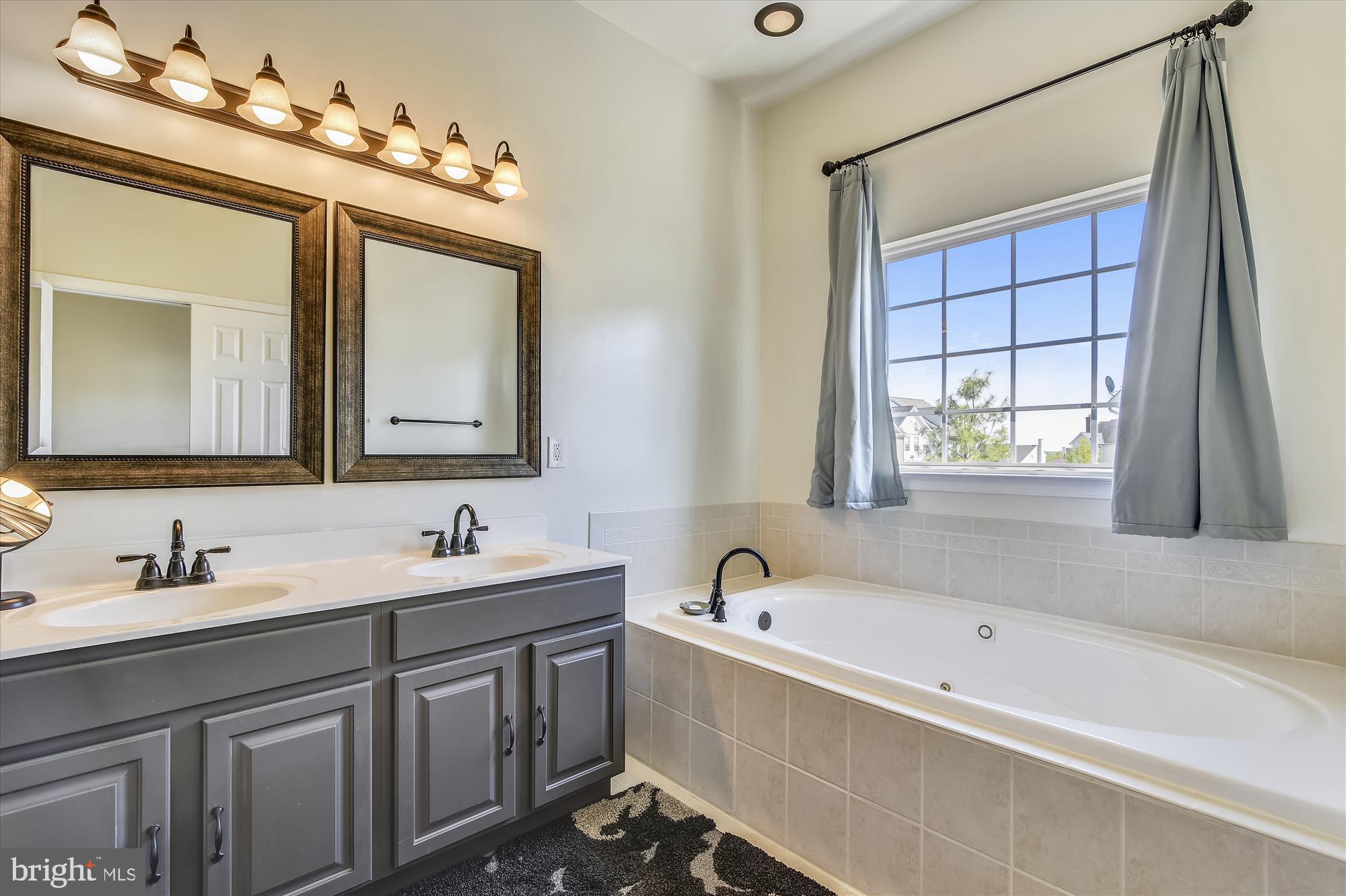 TAVISTOCK FARMS - Residential