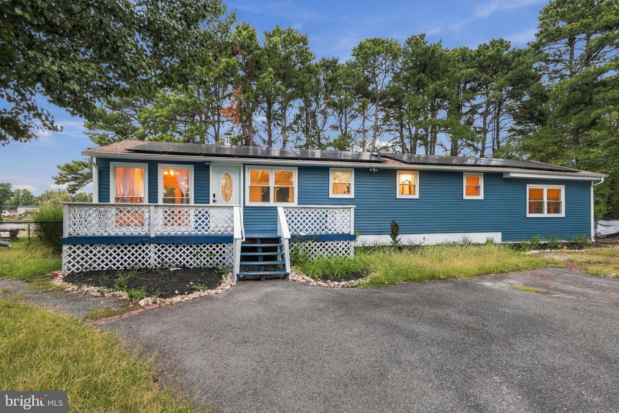 6 SHORE CIRCLE